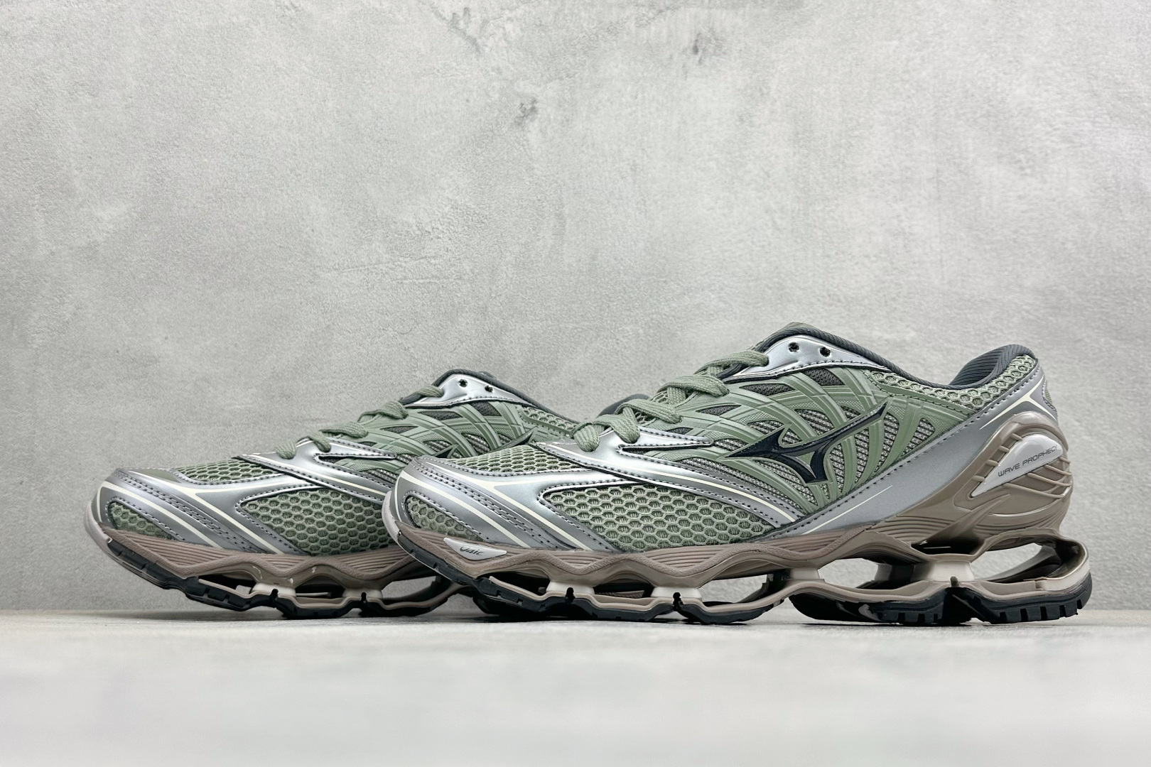 260 Mizuno 美津侬 WAVE PROPHECY LS 复古时尚休闲舒适运动跑步鞋 D1GA25