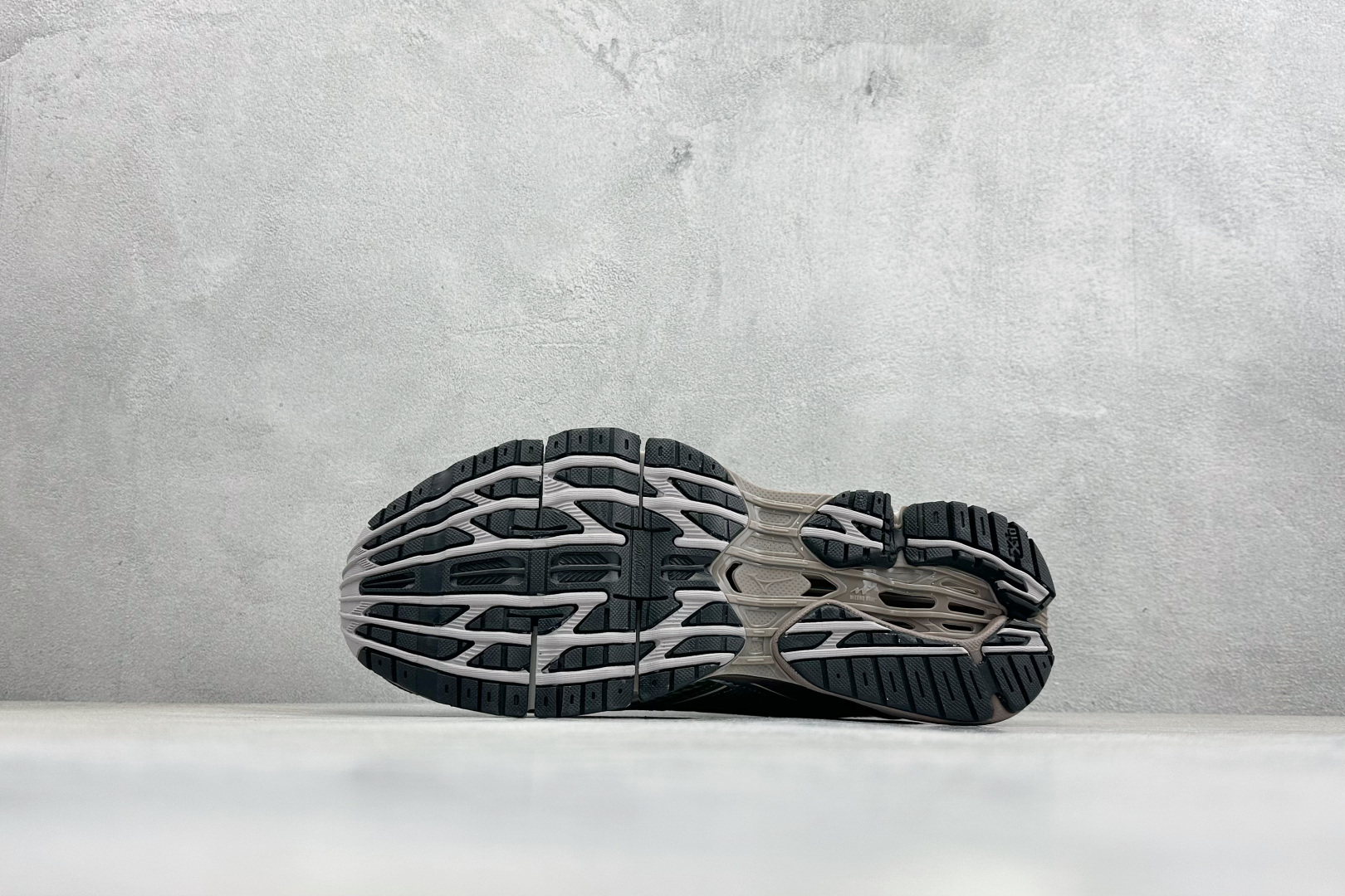 260 Mizuno 美津侬 WAVE PROPHECY LS 复古时尚休闲舒适运动跑步鞋 D1GA25