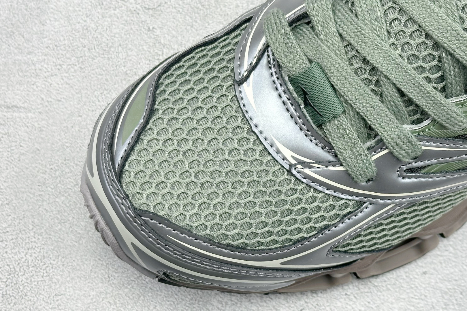 260 Mizuno 美津侬 WAVE PROPHECY LS 复古时尚休闲舒适运动跑步鞋 D1GA25