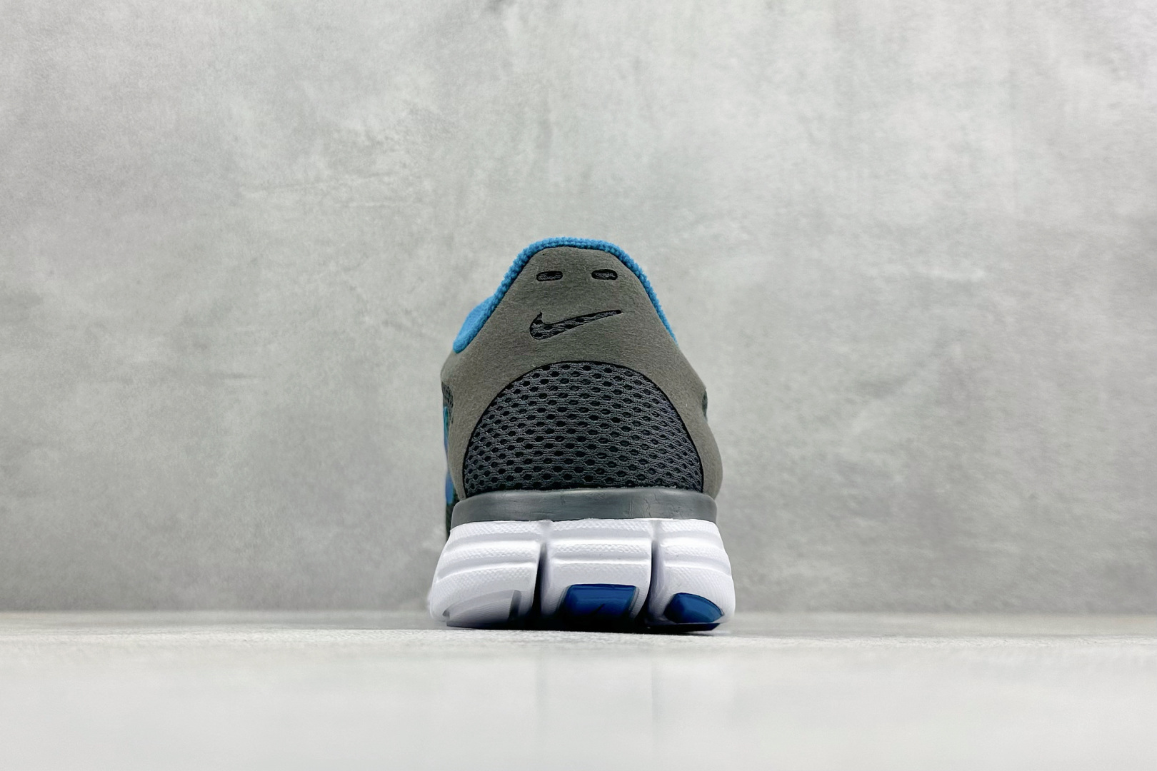 130 NIKE FREE 3.0 V2 耐克赤足轻便跑鞋 816568-006-Chinese UA Cheap High Quatity Brand Clothes Bags handbags Sneakers wholesale wholesaler seller from China Factory suppliers Fashion Clothing Shoes best Quality Beautiful Price 130 NIKE FREE 3.0 V2 耐克赤足轻便跑鞋 816568-006