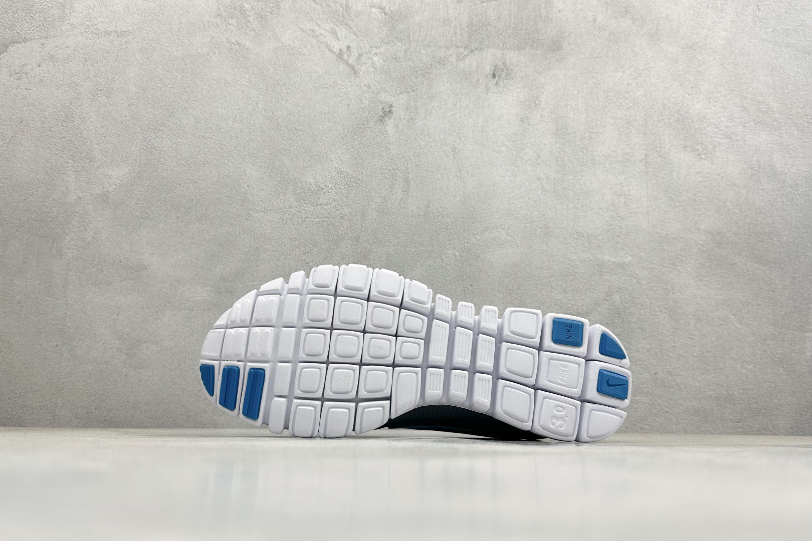 130 NIKE FREE 3.0 V2 耐克赤足轻便跑鞋 816568-006-Chinese UA Cheap High Quatity Brand Clothes Bags handbags Sneakers wholesale wholesaler seller from China Factory suppliers Fashion Clothing Shoes best Quality Beautiful Price 130 NIKE FREE 3.0 V2 耐克赤足轻便跑鞋 816568-006