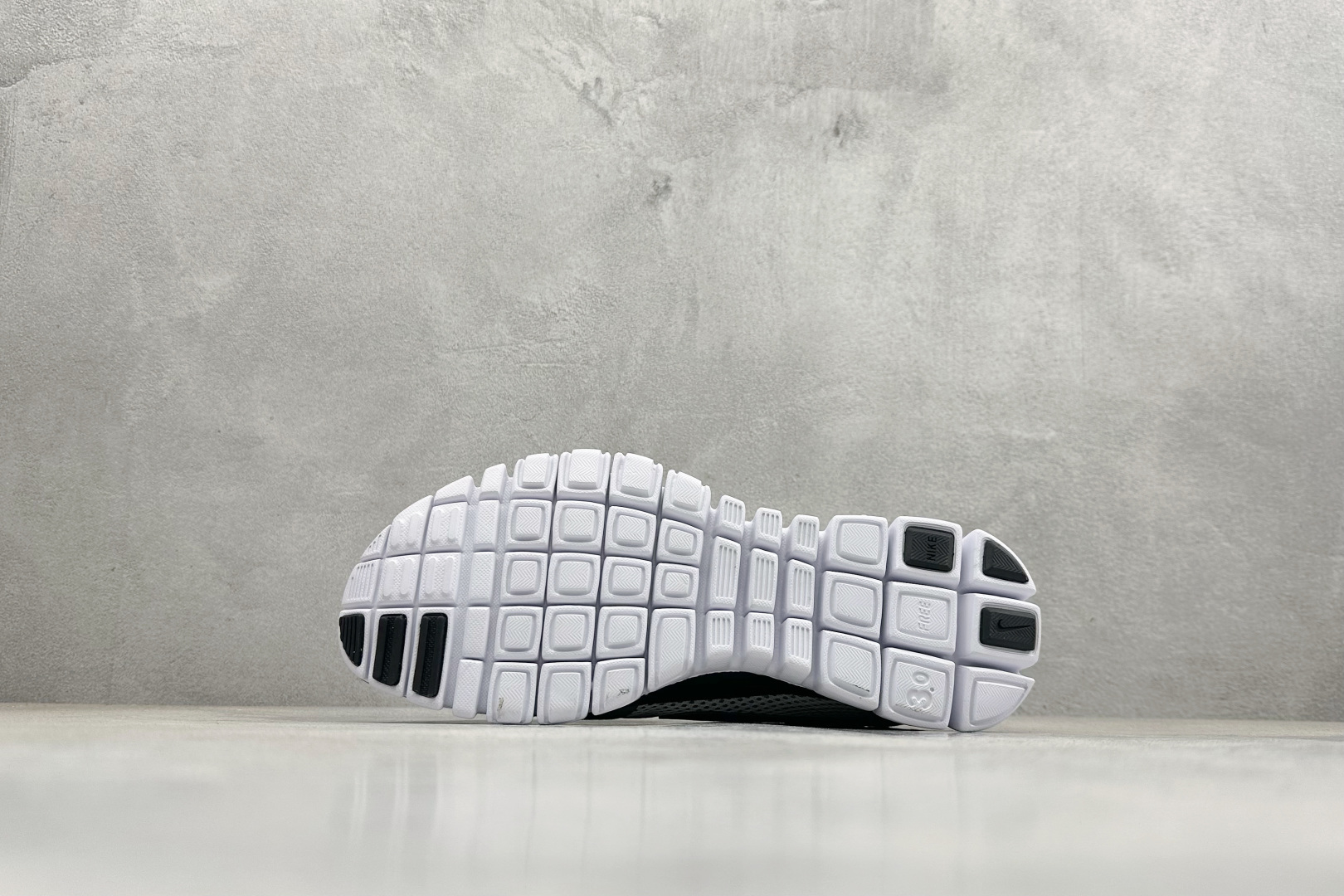 NIKE FREE 3.0 V2 耐克赤足轻便跑鞋 816568-005-Top High Quatity Cheap Sneakers Fashion Clothing Clothes Bags handbags Shoes of all Brand wholesale With The best Quality And Beautiful Price from China Factory Chinese suppliers wholesaler seller NIKE FREE 3.0 V2 耐克赤足轻便跑鞋 816568-005