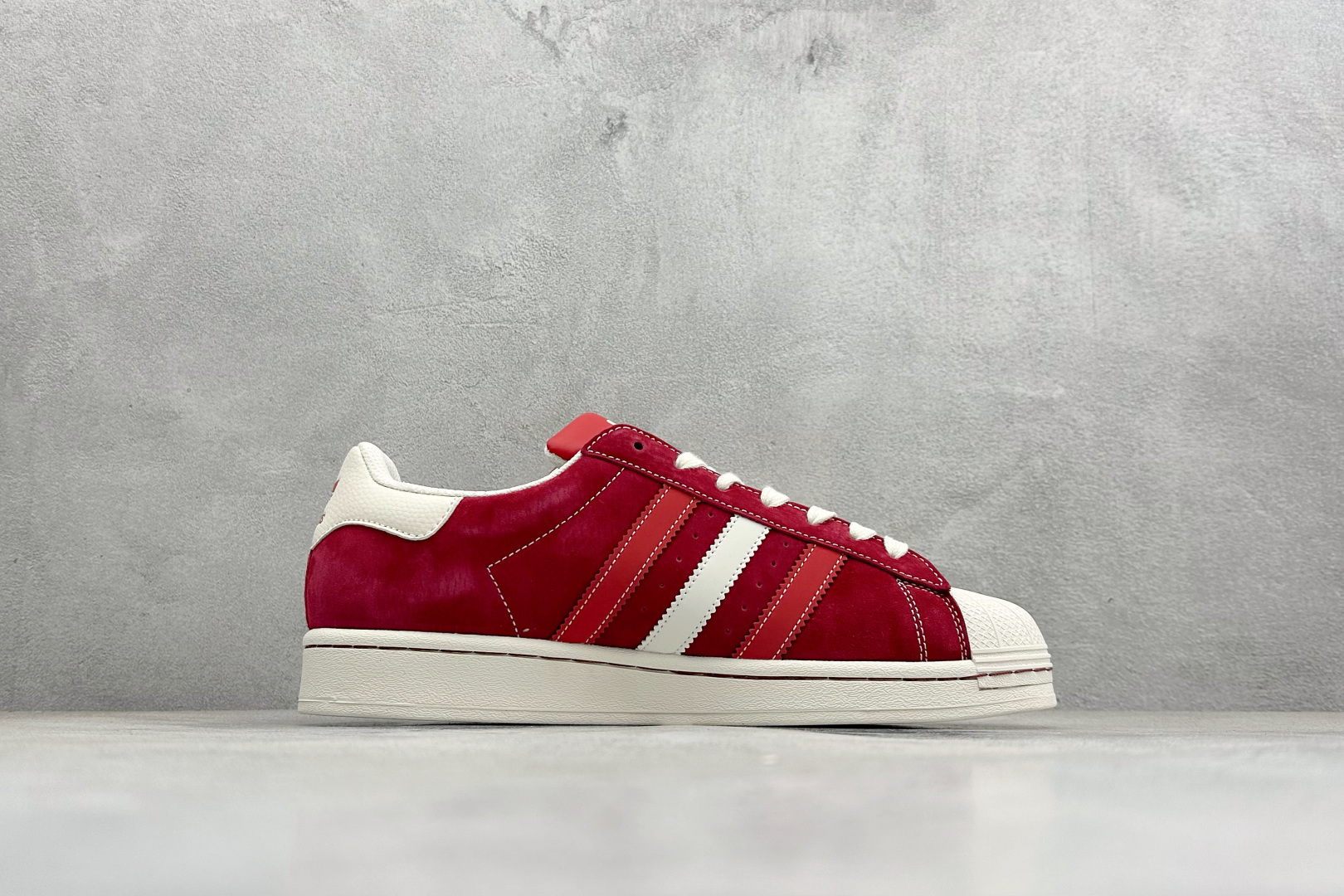 AD Originals Super马年限定 贝壳头板鞋 AY8926-Top High Quatity Cheap Sneakers Fashion Clothing Clothes Bags handbags Shoes of all Brand wholesale With The best Quality And Beautiful Price from China Factory Chinese suppliers wholesaler seller AD Originals Super马年限定 贝壳头板鞋 AY8926