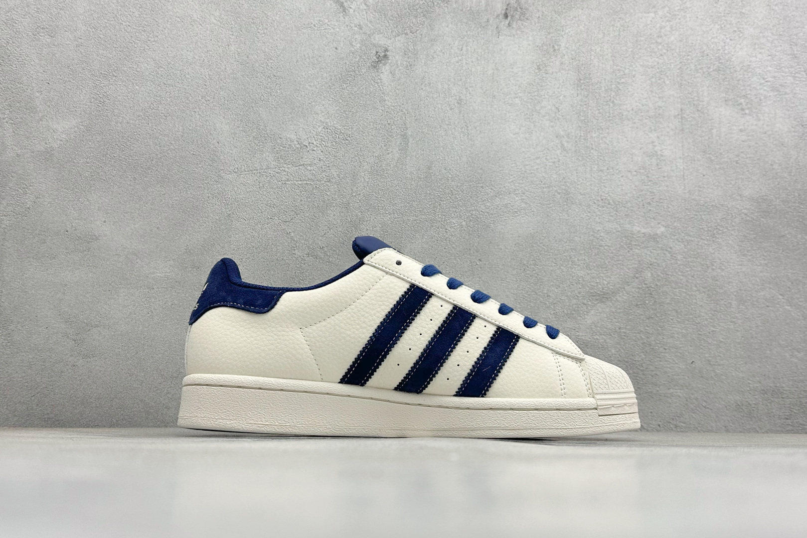 220 AD Originals Super马年限定 贝壳头板鞋 SD6827-Chinese UA Cheap High Quatity Brand Clothes Bags handbags Sneakers wholesale wholesaler seller from China Factory suppliers Fashion Clothing Shoes best Quality Beautiful Price 220 AD Originals Super马年限定 贝壳头板鞋 SD6827