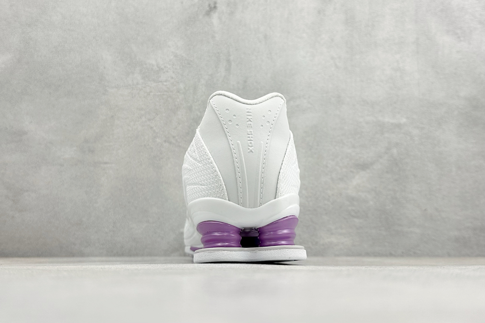 Nike Shox Z 耐克专利弹簧气柱跑步鞋 HQ7540-101-Top High Quatity Cheap Sneakers Fashion Clothing Clothes Bags handbags Shoes of all Brand wholesale With The best Quality And Beautiful Price from China Factory Chinese suppliers wholesaler seller Nike Shox Z 耐克专利弹簧气柱跑步鞋 HQ7540-101