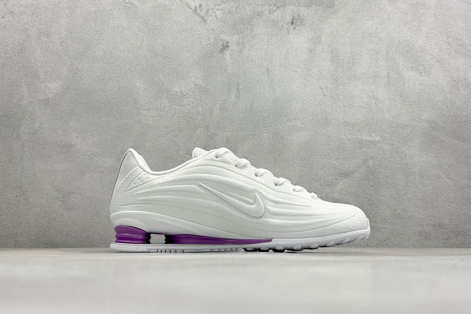 Nike Shox Z 耐克专利弹簧气柱跑步鞋 HQ7540-101-Top High Quatity Cheap Sneakers Fashion Clothing Clothes Bags handbags Shoes of all Brand wholesale With The best Quality And Beautiful Price from China Factory Chinese suppliers wholesaler seller Nike Shox Z 耐克专利弹簧气柱跑步鞋 HQ7540-101