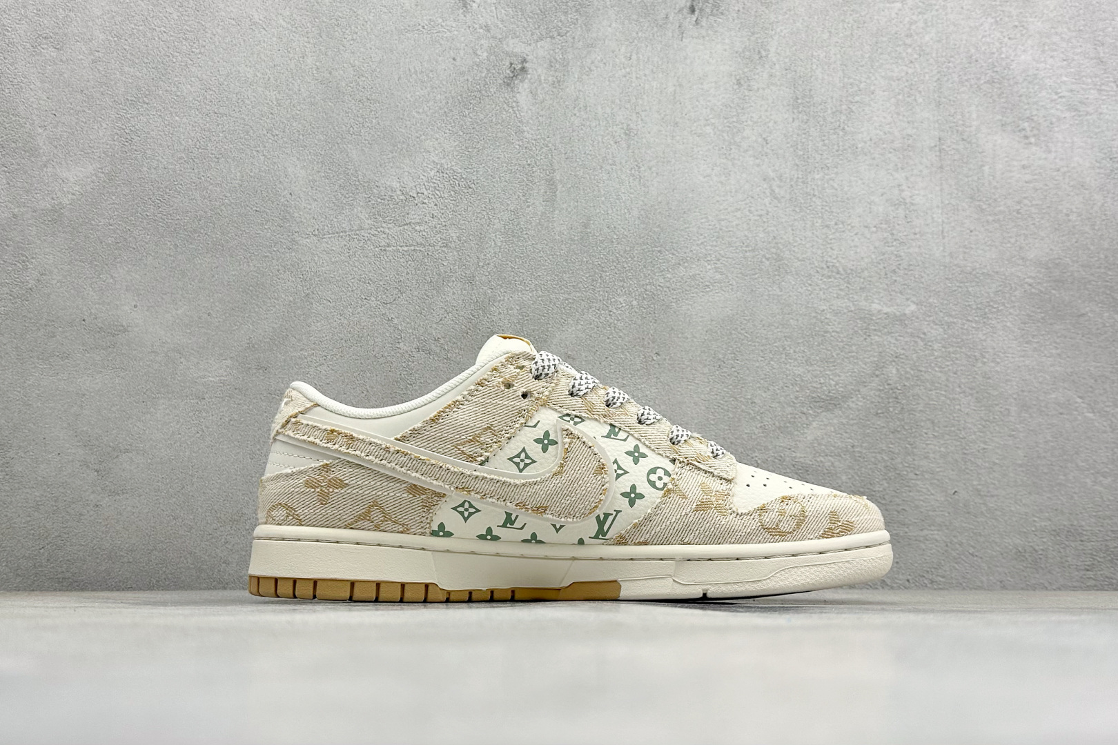 Nike Dunk Low Retro LV联名 周年高端定制 低帮休闲板鞋 YX5066-352-Top High Quatity Cheap Sneakers Fashion Clothing Clothes Bags handbags Shoes of all Brand wholesale With The best Quality And Beautiful Price from China Factory Chinese suppliers wholesaler seller Nike Dunk Low Retro LV联名 周年高端定制 低帮休闲板鞋 YX5066-352