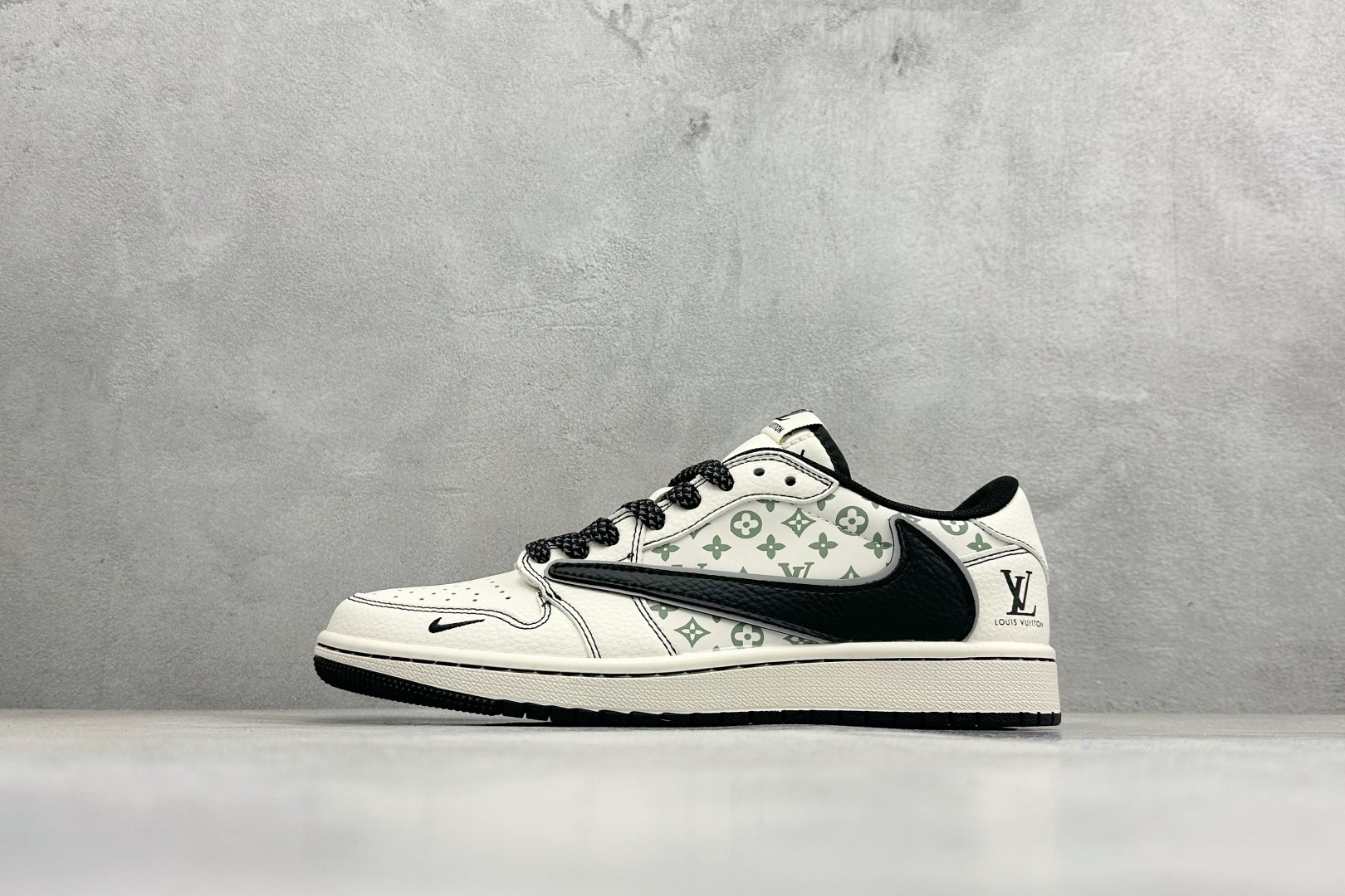 280 Travis Scott x Fragment Design x Air Jordan 1 Low SP AJ1 乔1米黑倒勾 低帮文化休闲板鞋 HH7518-090-Chinese UA Cheap High Quatity Brand Clothes Bags handbags Sneakers wholesale wholesaler seller from China Factory suppliers Fashion Clothing Shoes best Quality Beautiful Price 280 Travis Scott x Fragment Design x Air Jordan 1 Low SP AJ1 乔1米黑倒勾 低帮文化休闲板鞋 HH7518-090