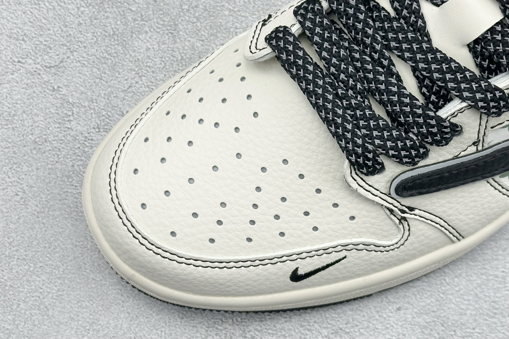 280 Travis Scott x Fragment Design x Air Jordan 1 Low SP AJ1 乔1米黑倒勾 低帮文化休闲板鞋 HH7518-090-Chinese UA Cheap High Quatity Brand Clothes Bags handbags Sneakers wholesale wholesaler seller from China Factory suppliers Fashion Clothing Shoes best Quality Beautiful Price 280 Travis Scott x Fragment Design x Air Jordan 1 Low SP AJ1 乔1米黑倒勾 低帮文化休闲板鞋 HH7518-090