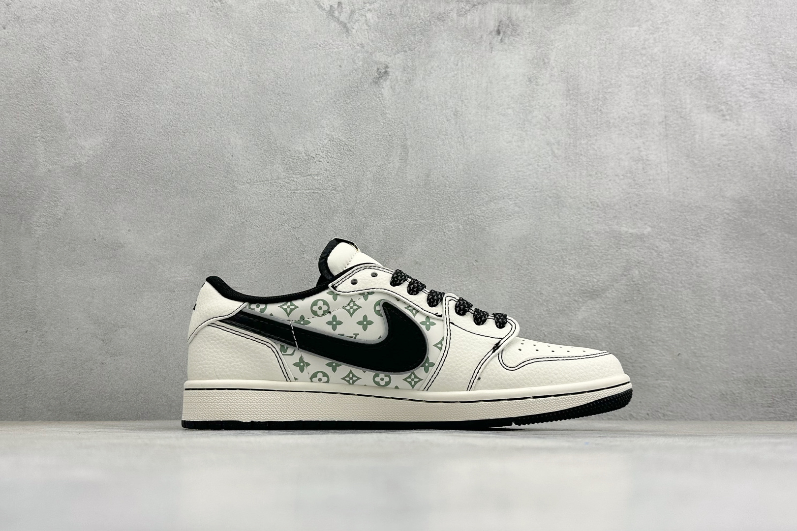 280 Travis Scott x Fragment Design x Air Jordan 1 Low SP AJ1 乔1米黑倒勾 低帮文化休闲板鞋 HH7518-090-Chinese UA Cheap High Quatity Brand Clothes Bags handbags Sneakers wholesale wholesaler seller from China Factory suppliers Fashion Clothing Shoes best Quality Beautiful Price 280 Travis Scott x Fragment Design x Air Jordan 1 Low SP AJ1 乔1米黑倒勾 低帮文化休闲板鞋 HH7518-090