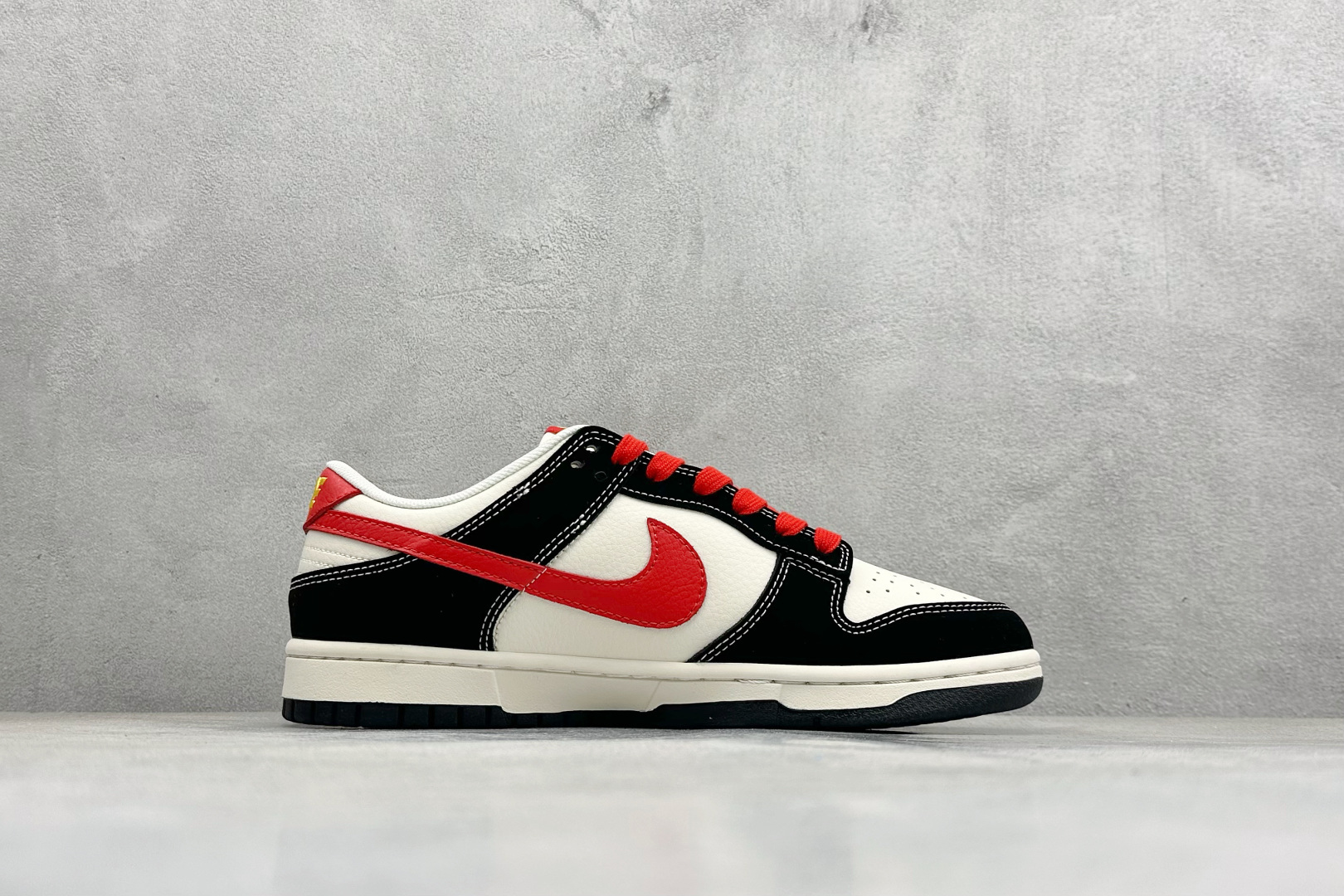270 Nike SB Dunk Low RETRO 2026 马年限定 高端定制 低帮休闲板鞋 QW5288-101