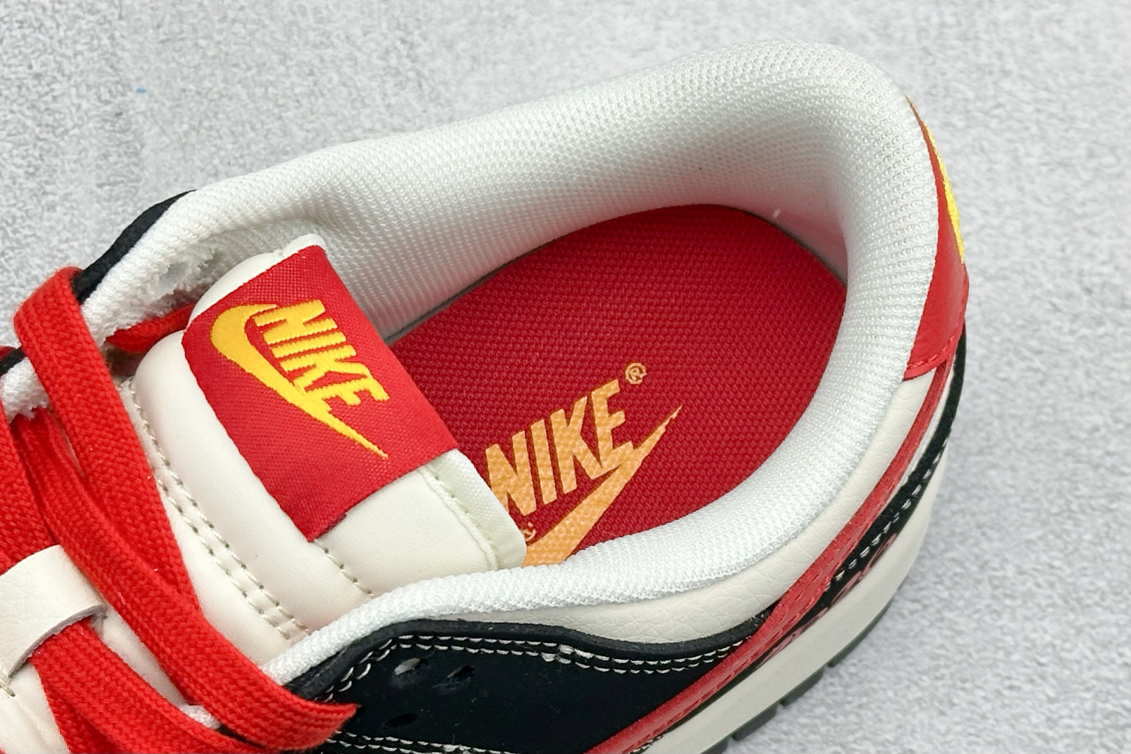 270 Nike SB Dunk Low RETRO 2026 马年限定 高端定制 低帮休闲板鞋 QW5288-101