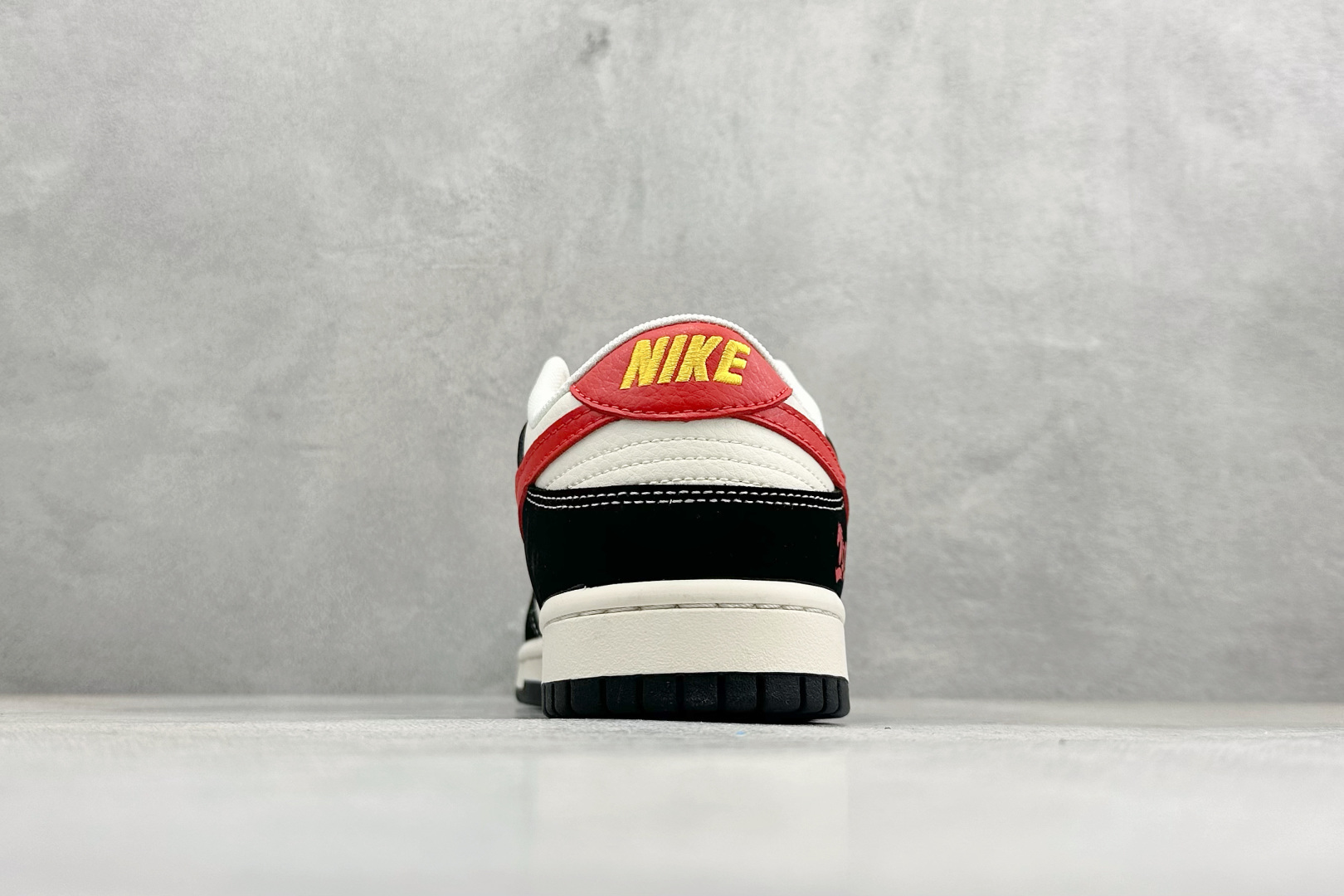 270 Nike SB Dunk Low RETRO 2026 马年限定 高端定制 低帮休闲板鞋 QW5288-101