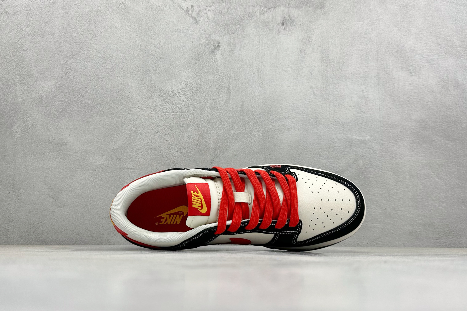 270 Nike SB Dunk Low RETRO 2026 马年限定 高端定制 低帮休闲板鞋 QW5288-101