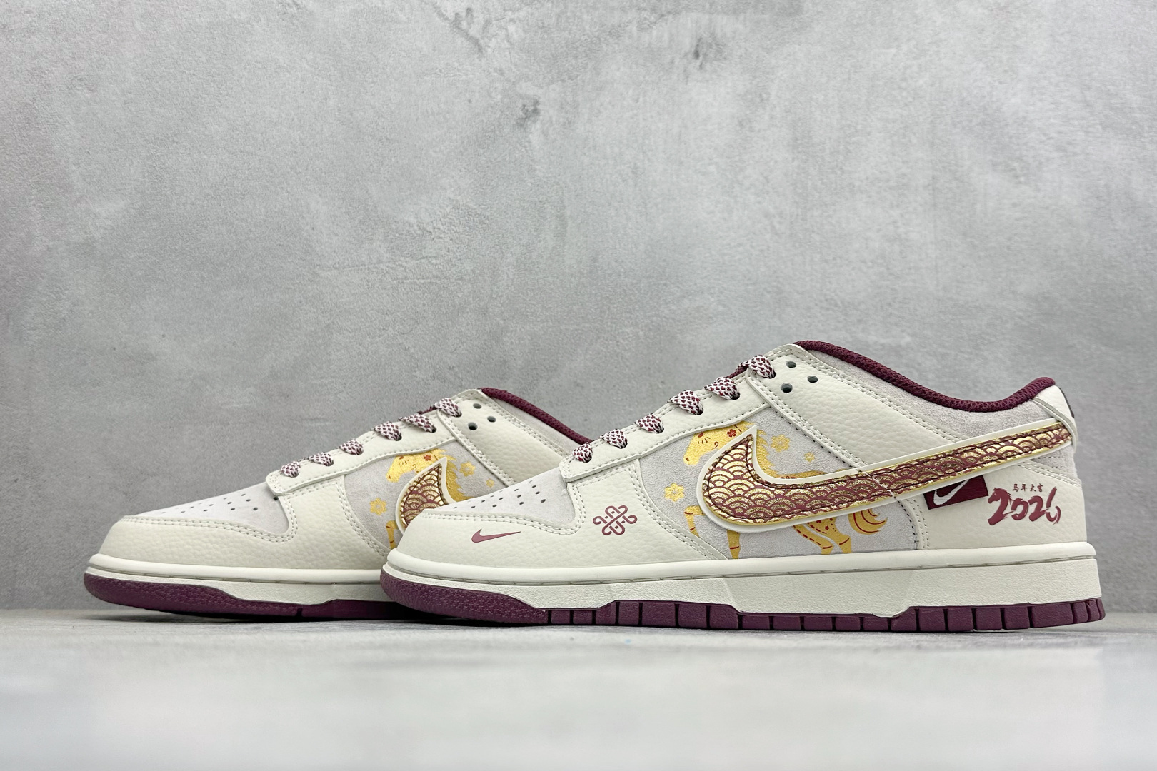 260 Nike SB Dunk Low RETRO 马年限定 高端定制 低帮休闲板鞋 DN3168-023-Chinese UA Cheap High Quatity Brand Clothes Bags handbags Sneakers wholesale wholesaler seller from China Factory suppliers Fashion Clothing Shoes best Quality Beautiful Price 260 Nike SB Dunk Low RETRO 马年限定 高端定制 低帮休闲板鞋 DN3168-023