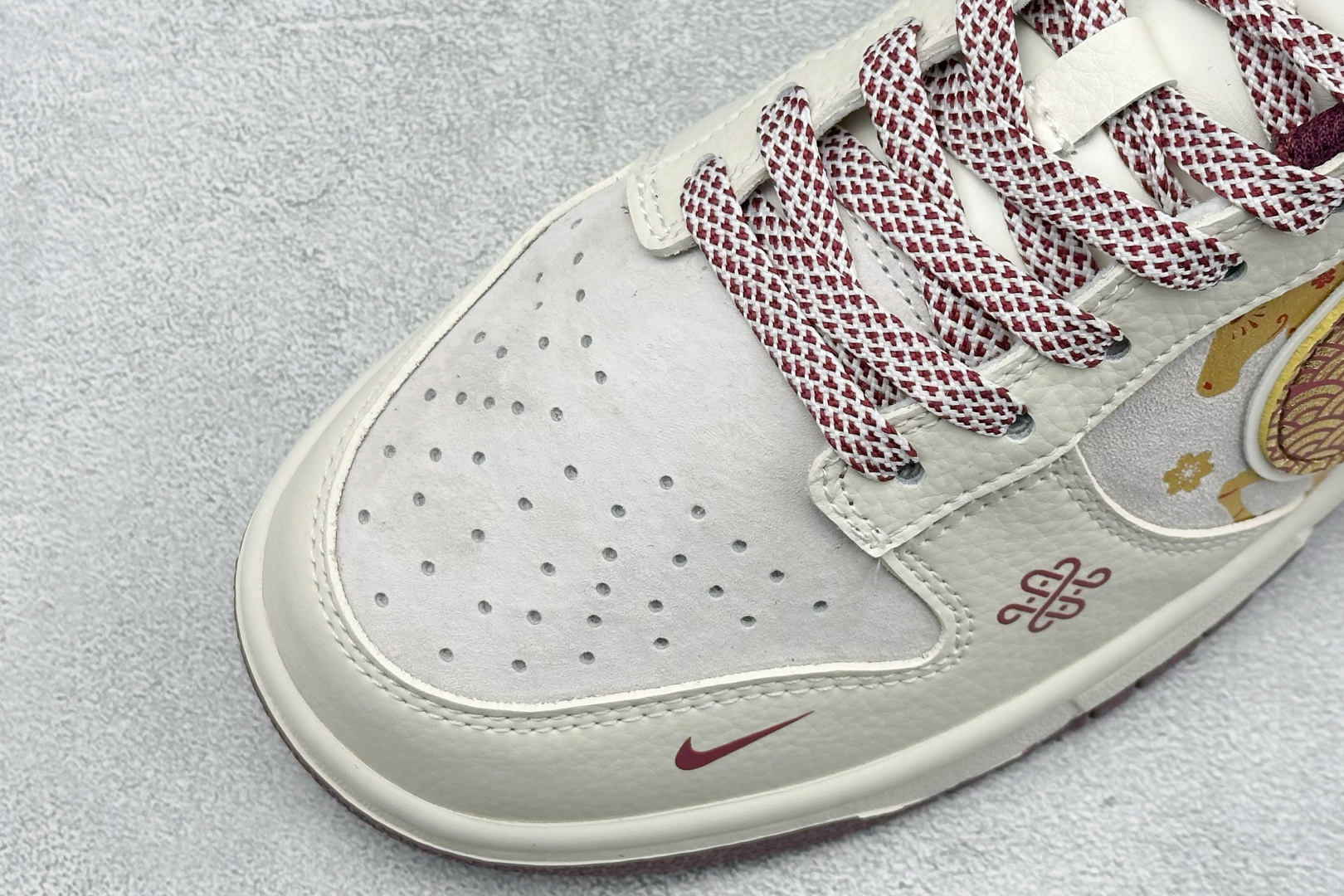 260 Nike SB Dunk Low RETRO 马年限定 高端定制 低帮休闲板鞋 DN3168-023-Chinese UA Cheap High Quatity Brand Clothes Bags handbags Sneakers wholesale wholesaler seller from China Factory suppliers Fashion Clothing Shoes best Quality Beautiful Price 260 Nike SB Dunk Low RETRO 马年限定 高端定制 低帮休闲板鞋 DN3168-023