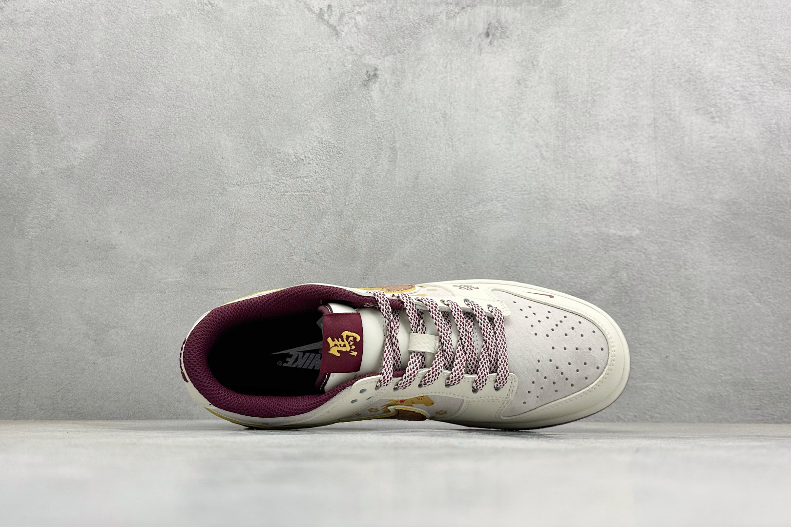 260 Nike SB Dunk Low RETRO 马年限定 高端定制 低帮休闲板鞋 DN3168-023-Chinese UA Cheap High Quatity Brand Clothes Bags handbags Sneakers wholesale wholesaler seller from China Factory suppliers Fashion Clothing Shoes best Quality Beautiful Price 260 Nike SB Dunk Low RETRO 马年限定 高端定制 低帮休闲板鞋 DN3168-023
