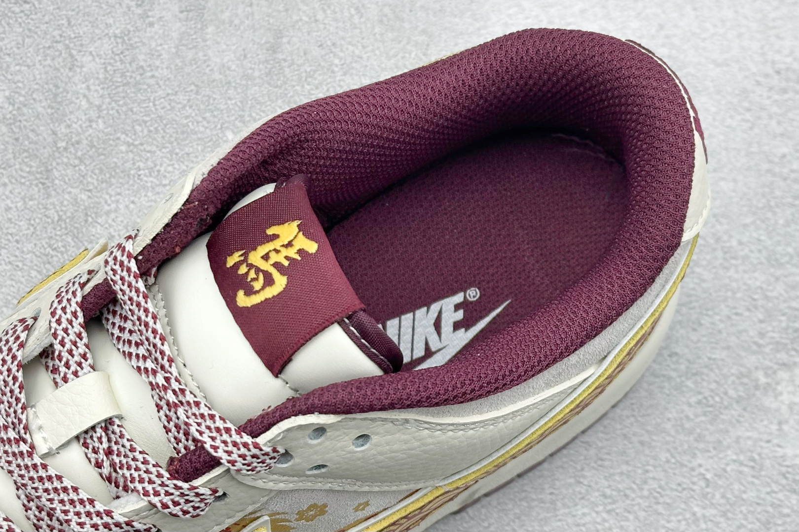 260 Nike SB Dunk Low RETRO 马年限定 高端定制 低帮休闲板鞋 DN3168-023-Chinese UA Cheap High Quatity Brand Clothes Bags handbags Sneakers wholesale wholesaler seller from China Factory suppliers Fashion Clothing Shoes best Quality Beautiful Price 260 Nike SB Dunk Low RETRO 马年限定 高端定制 低帮休闲板鞋 DN3168-023