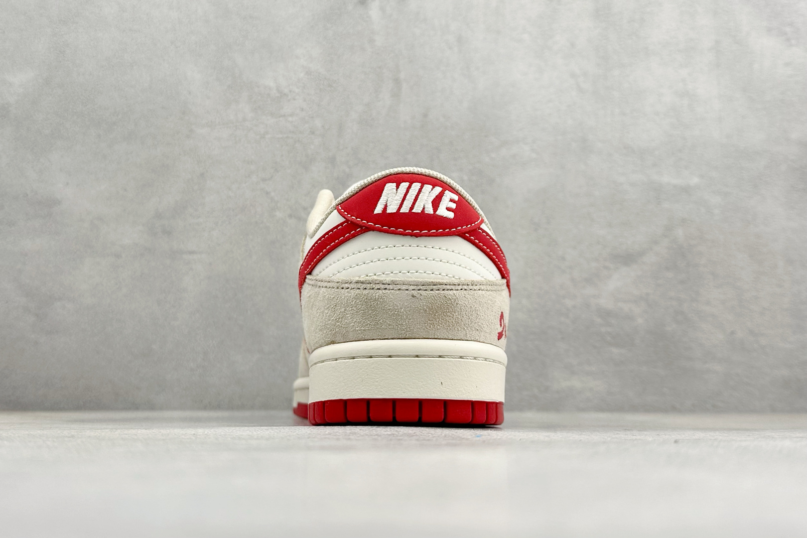 260 Nike SB Dunk Low RETRO 马年限定 高端定制 低帮休闲板鞋 XT6998-120-Chinese UA Cheap High Quatity Brand Clothes Bags handbags Sneakers wholesale wholesaler seller from China Factory suppliers Fashion Clothing Shoes best Quality Beautiful Price 260 Nike SB Dunk Low RETRO 马年限定 高端定制 低帮休闲板鞋 XT6998-120