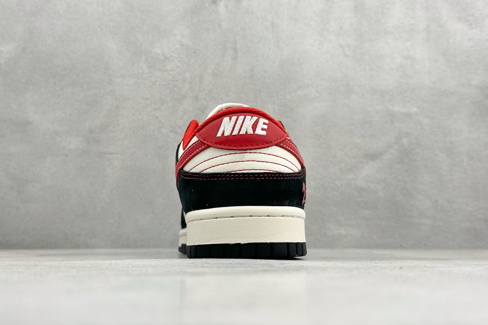 Nike SB Dunk Low RETRO 马年限定 高端定制 低帮休闲板鞋 FC1688-243-Top High Quatity Cheap Sneakers Fashion Clothing Clothes Bags handbags Shoes of all Brand wholesale With The best Quality And Beautiful Price from China Factory Chinese suppliers wholesaler seller Nike SB Dunk Low RETRO 马年限定 高端定制 低帮休闲板鞋 FC1688-243