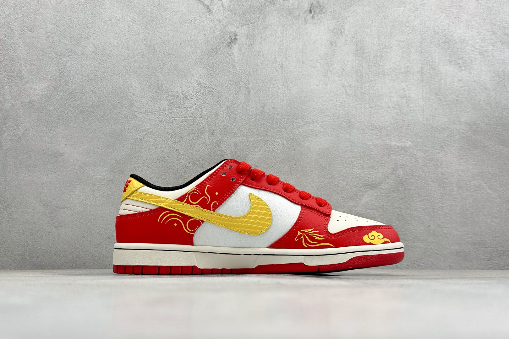 Nike SB Dunk Low RETRO 马年限定 高端定制 低帮休闲板鞋 YX5066-400-Top High Quatity Cheap Sneakers Fashion Clothing Clothes Bags handbags Shoes of all Brand wholesale With The best Quality And Beautiful Price from China Factory Chinese suppliers wholesaler seller Nike SB Dunk Low RETRO 马年限定 高端定制 低帮休闲板鞋 YX5066-400