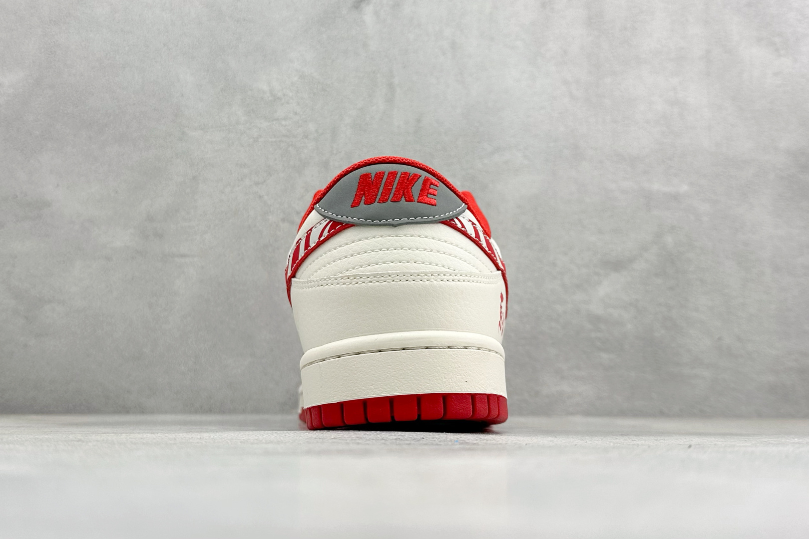 Nike SB Dunk Low RETRO 马年限定 高端定制 低帮休闲板鞋 LX1988-815-Top High Quatity Cheap Sneakers Fashion Clothing Clothes Bags handbags Shoes of all Brand wholesale With The best Quality And Beautiful Price from China Factory Chinese suppliers wholesaler seller Nike SB Dunk Low RETRO 马年限定 高端定制 低帮休闲板鞋 LX1988-815