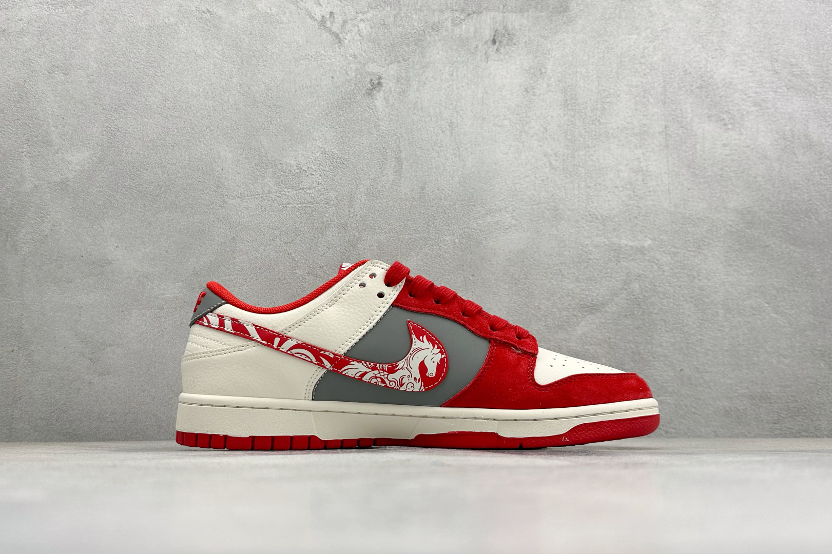 Nike SB Dunk Low RETRO 马年限定 高端定制 低帮休闲板鞋 LX1988-815-Top High Quatity Cheap Sneakers Fashion Clothing Clothes Bags handbags Shoes of all Brand wholesale With The best Quality And Beautiful Price from China Factory Chinese suppliers wholesaler seller Nike SB Dunk Low RETRO 马年限定 高端定制 低帮休闲板鞋 LX1988-815