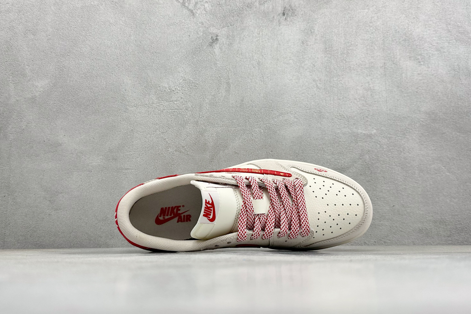 260 Air Jordan 1 Low AJ1 乔1 马年限定 高端定制 倒钩低帮复古篮球鞋 JY6988-121-Chinese UA Cheap High Quatity Brand Clothes Bags handbags Sneakers wholesale wholesaler seller from China Factory suppliers Fashion Clothing Shoes best Quality Beautiful Price 260 Air Jordan 1 Low AJ1 乔1 马年限定 高端定制 倒钩低帮复古篮球鞋 JY6988-121