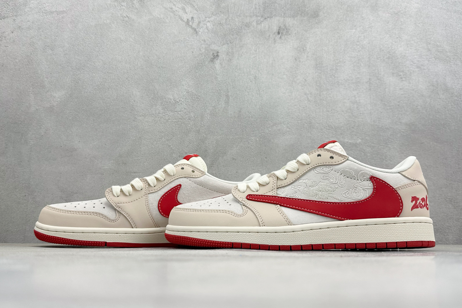 Air Jordan 1 Low AJ1 乔1 马年限定 高端定制 倒钩低帮复古篮球鞋 ZH2598-901-Top High Quatity Cheap Sneakers Fashion Clothing Clothes Bags handbags Shoes of all Brand wholesale With The best Quality And Beautiful Price from China Factory Chinese suppliers wholesaler seller Air Jordan 1 Low AJ1 乔1 马年限定 高端定制 倒钩低帮复古篮球鞋 ZH2598-901