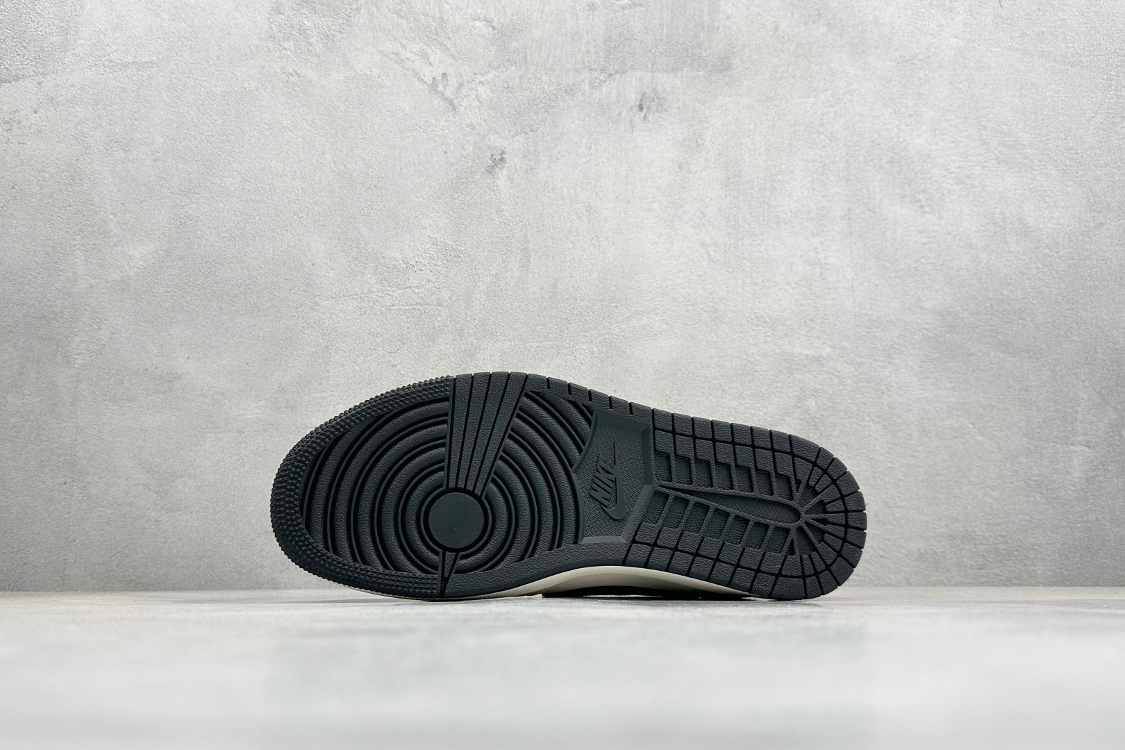Air Jordan 1 Low AJ1 乔1 马年限定 高端定制 倒钩低帮复古篮球鞋 CX5050-Y68-Top High Quatity Cheap Sneakers Fashion Clothing Clothes Bags handbags Shoes of all Brand wholesale With The best Quality And Beautiful Price from China Factory Chinese suppliers wholesaler seller Air Jordan 1 Low AJ1 乔1 马年限定 高端定制 倒钩低帮复古篮球鞋 CX5050-Y68