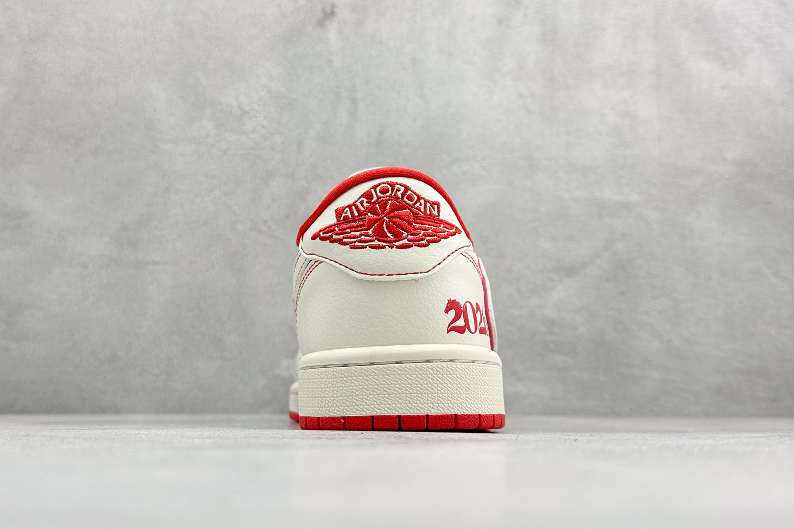 260 Air Jordan 1 Low AJ1 乔1 2026 马年限定 高端定制 倒钩低帮复古篮球鞋 CX5050-Y65-Chinese UA Cheap High Quatity Brand Clothes Bags handbags Sneakers wholesale wholesaler seller from China Factory suppliers Fashion Clothing Shoes best Quality Beautiful Price 260 Air Jordan 1 Low AJ1 乔1 2026 马年限定 高端定制 倒钩低帮复古篮球鞋 CX5050-Y65