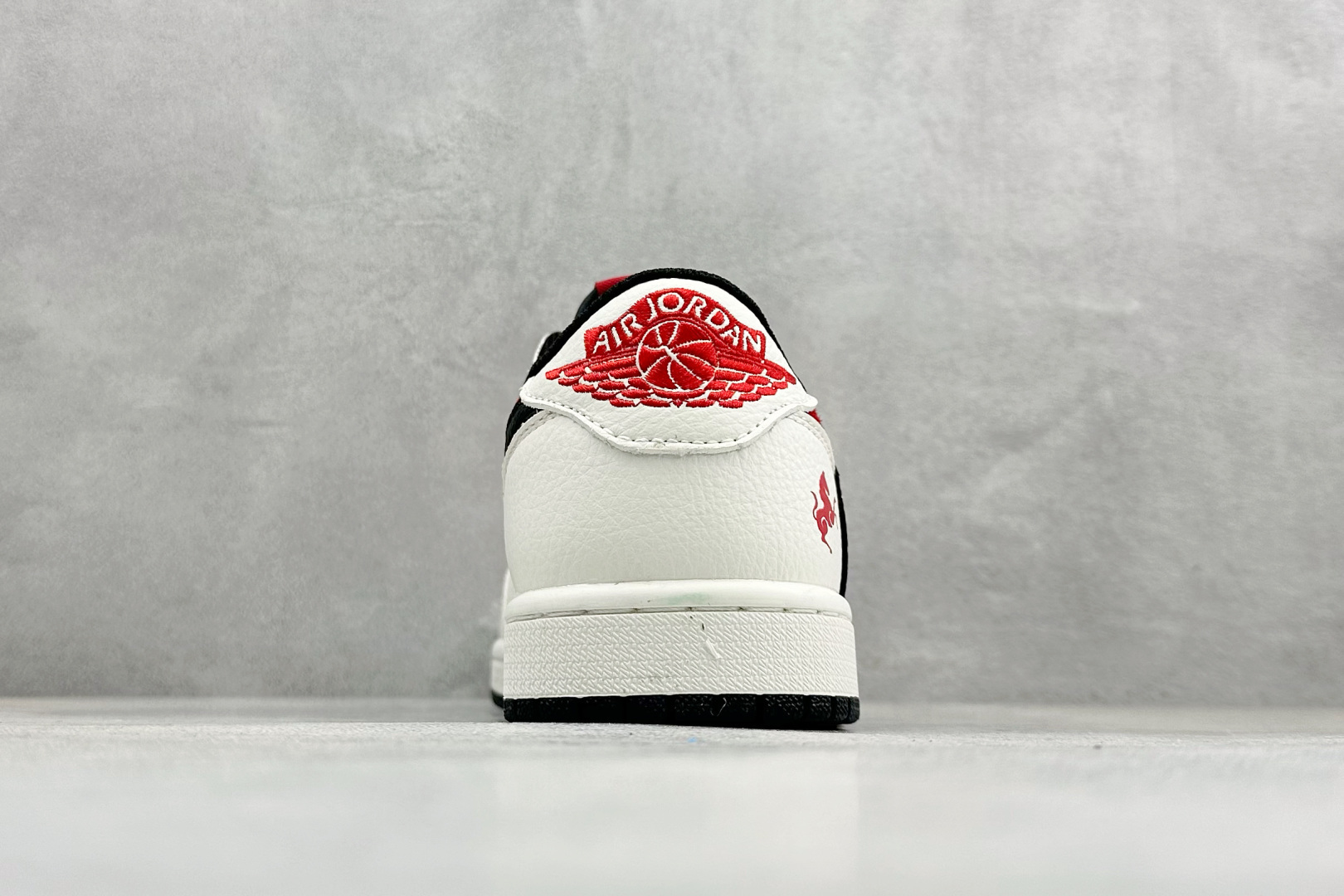 Travis Scott x Fragment Design x Air Jordan 1 Low SP AJ1 乔1马年限定 白红泼墨 低帮文化休闲板鞋 DZ2688-118-Top High Quatity Cheap Sneakers Fashion Clothing Clothes Bags handbags Shoes of all Brand wholesale With The best Quality And Beautiful Price from China Factory Chinese suppliers wholesaler seller Travis Scott x Fragment Design x Air Jordan 1 Low SP AJ1 乔1马年限定 白红泼墨 低帮文化休闲板鞋 DZ2688-118