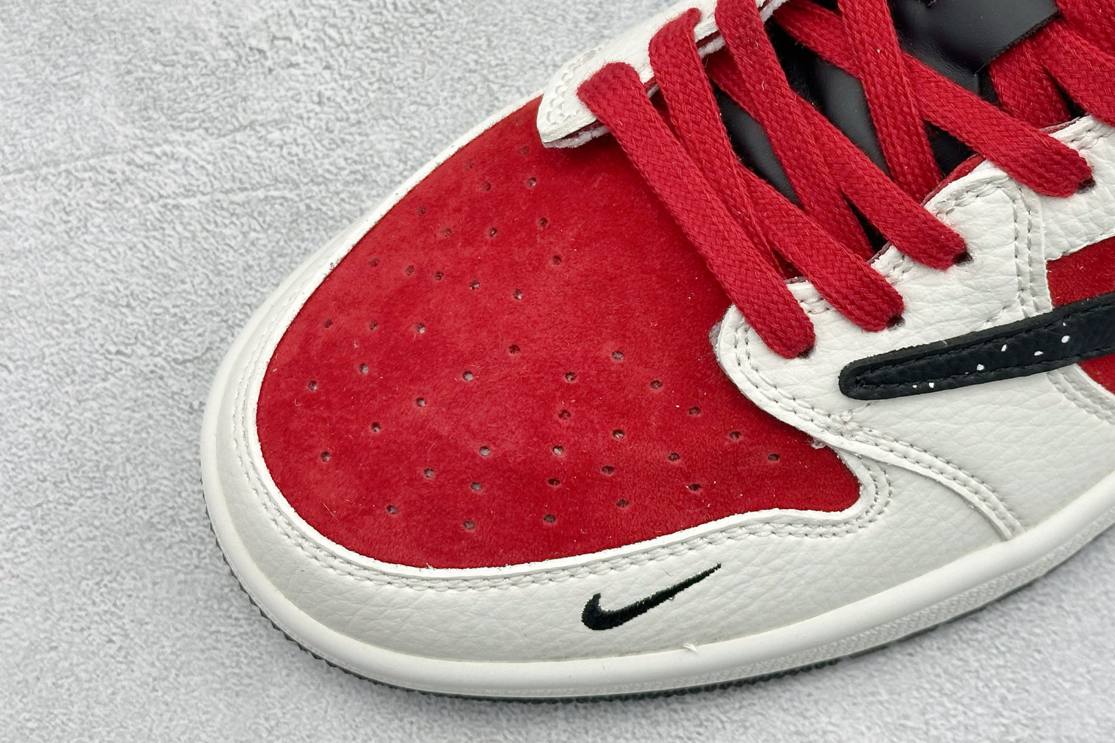 Travis Scott x Fragment Design x Air Jordan 1 Low SP AJ1 乔1马年限定 白红泼墨 低帮文化休闲板鞋 DZ2688-118-Top High Quatity Cheap Sneakers Fashion Clothing Clothes Bags handbags Shoes of all Brand wholesale With The best Quality And Beautiful Price from China Factory Chinese suppliers wholesaler seller Travis Scott x Fragment Design x Air Jordan 1 Low SP AJ1 乔1马年限定 白红泼墨 低帮文化休闲板鞋 DZ2688-118