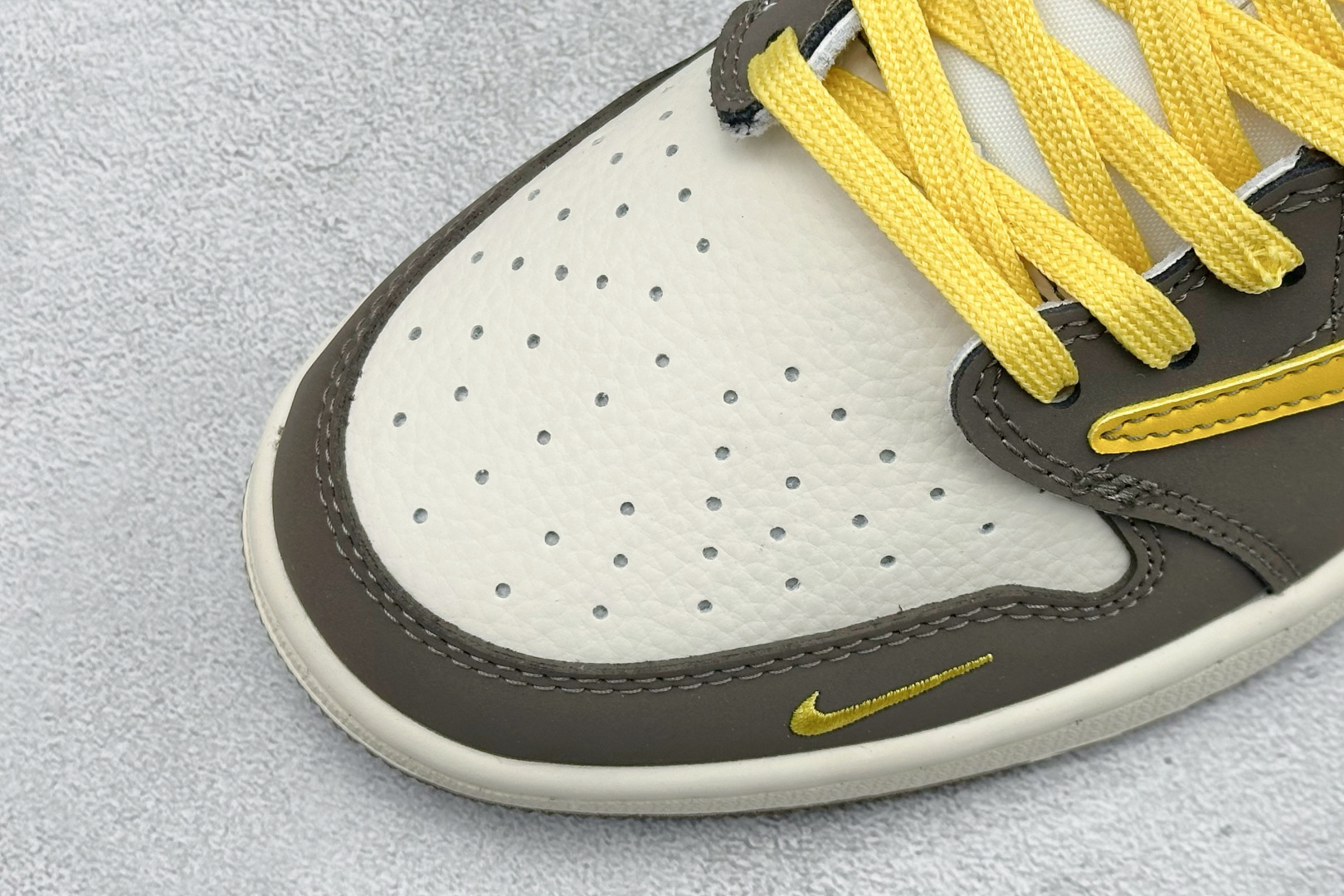 Travis Scott x Fragment Design x Air Jordan 1 Low SP AJ1 乔1马年限定 低帮文化休闲板鞋 xD1979-005-Top High Quatity Cheap Sneakers Fashion Clothing Clothes Bags handbags Shoes of all Brand wholesale With The best Quality And Beautiful Price from China Factory Chinese suppliers wholesaler seller Travis Scott x Fragment Design x Air Jordan 1 Low SP AJ1 乔1马年限定 低帮文化休闲板鞋 xD1979-005