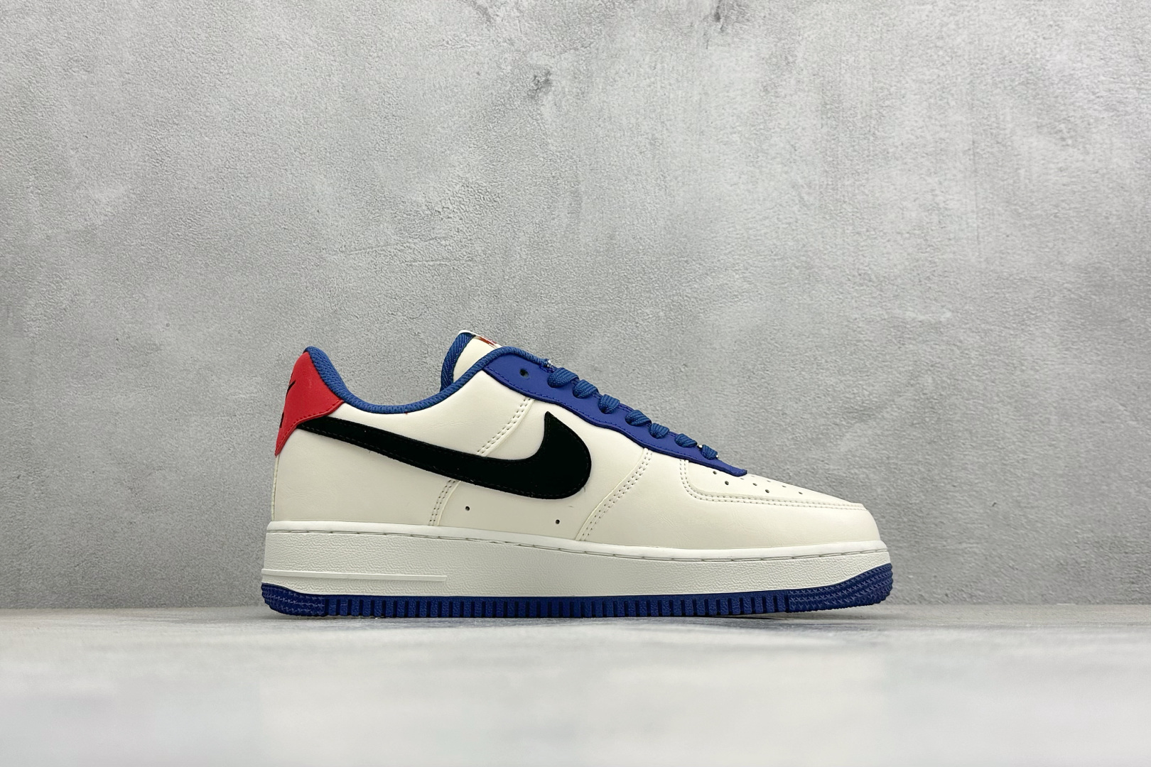 SC版Nike Air Force 1'07 Low 联名 白蓝赤黑 空军一号低帮休闲板鞋 CZ2959-100 SC版Nike Air Force 1'07 Low 联名 白蓝赤黑 空军一号低帮休闲板鞋 CZ2959-100