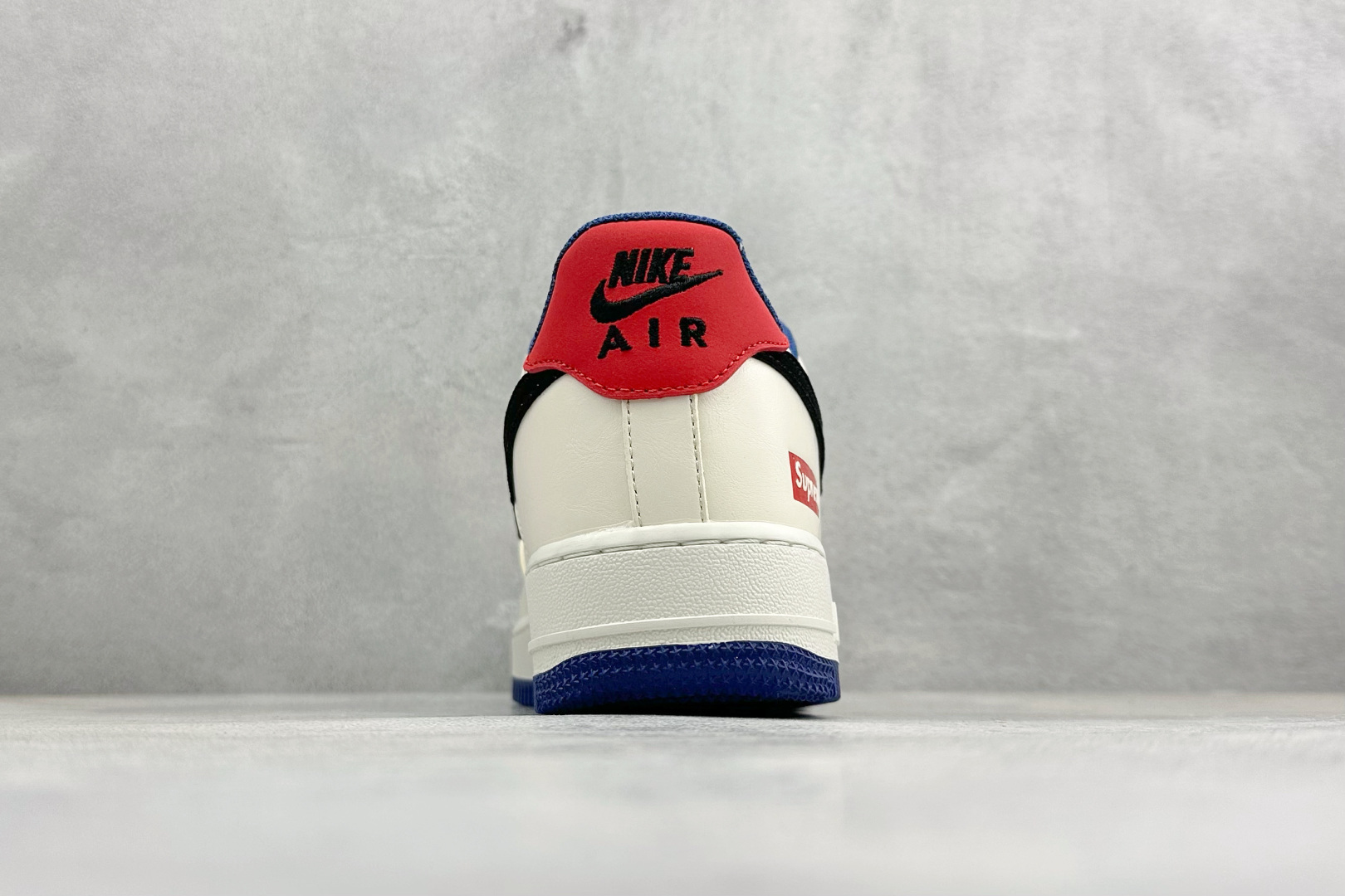 SC版Nike Air Force 1'07 Low 联名 白蓝赤黑 空军一号低帮休闲板鞋 CZ2959-100 SC版Nike Air Force 1'07 Low 联名 白蓝赤黑 空军一号低帮休闲板鞋 CZ2959-100