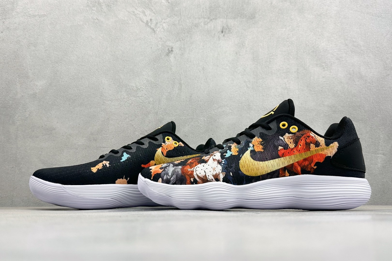 Nike React Hyperdunk 2017 Low EP 马年限定 低帮实战篮球鞋 897637-010-Top High Quatity Cheap Sneakers Fashion Clothing Clothes Bags handbags Shoes of all Brand wholesale With The best Quality And Beautiful Price from China Factory Chinese suppliers wholesaler seller Nike React Hyperdunk 2017 Low EP 马年限定 低帮实战篮球鞋 897637-010