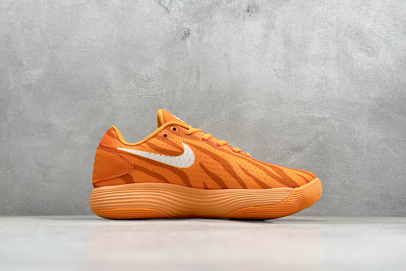 Nike React Hyperdunk 2017 Low EP 马年限定 低帮实战篮球鞋 897637-009-Top High Quatity Cheap Sneakers Fashion Clothing Clothes Bags handbags Shoes of all Brand wholesale With The best Quality And Beautiful Price from China Factory Chinese suppliers wholesaler seller Nike React Hyperdunk 2017 Low EP 马年限定 低帮实战篮球鞋 897637-009