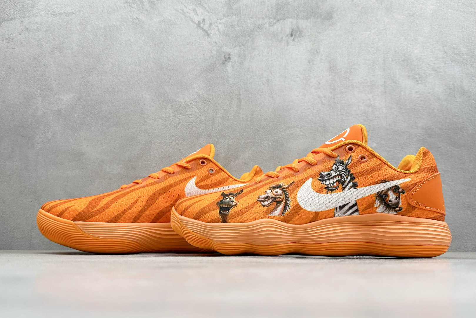 Nike React Hyperdunk 2017 Low EP 马年限定 低帮实战篮球鞋 897637-009-Top High Quatity Cheap Sneakers Fashion Clothing Clothes Bags handbags Shoes of all Brand wholesale With The best Quality And Beautiful Price from China Factory Chinese suppliers wholesaler seller Nike React Hyperdunk 2017 Low EP 马年限定 低帮实战篮球鞋 897637-009
