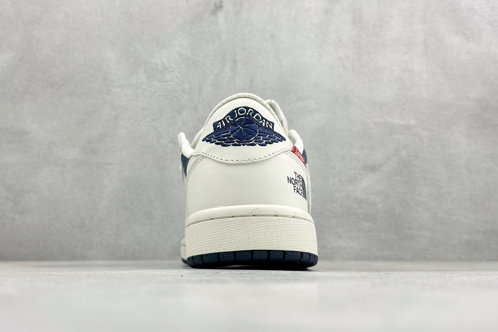 Air Jordan 1 Low AJ1 乔1 北面联名 高端定制 倒钩低帮复古篮球鞋 DM7866-125-Top High Quatity Cheap Sneakers Fashion Clothing Clothes Bags handbags Shoes of all Brand wholesale With The best Quality And Beautiful Price from China Factory Chinese suppliers wholesaler seller Air Jordan 1 Low AJ1 乔1 北面联名 高端定制 倒钩低帮复古篮球鞋 DM7866-125