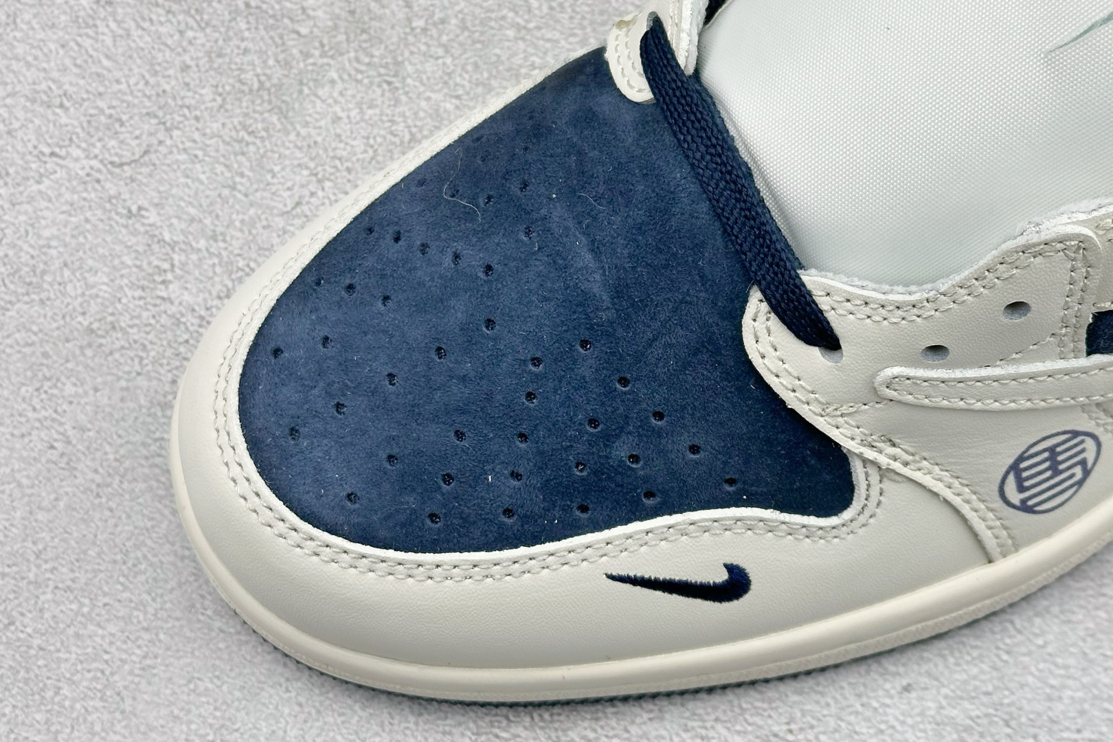 Air Jordan 1 Low AJ1 乔1 北面联名 高端定制 倒钩低帮复古篮球鞋 DM7866-125-Top High Quatity Cheap Sneakers Fashion Clothing Clothes Bags handbags Shoes of all Brand wholesale With The best Quality And Beautiful Price from China Factory Chinese suppliers wholesaler seller Air Jordan 1 Low AJ1 乔1 北面联名 高端定制 倒钩低帮复古篮球鞋 DM7866-125