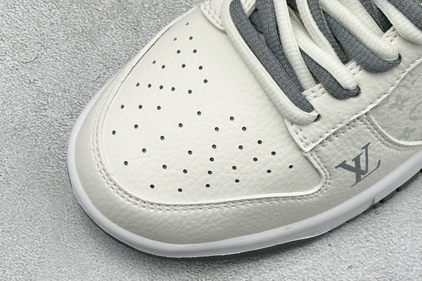 260 Nike Dunk Low Retro LV联名 周年高端定制 低帮休闲板鞋 KG6699-F23-Chinese UA Cheap High Quatity Brand Clothes Bags handbags Sneakers wholesale wholesaler seller from China Factory suppliers Fashion Clothing Shoes best Quality Beautiful Price 260 Nike Dunk Low Retro LV联名 周年高端定制 低帮休闲板鞋 KG6699-F23
