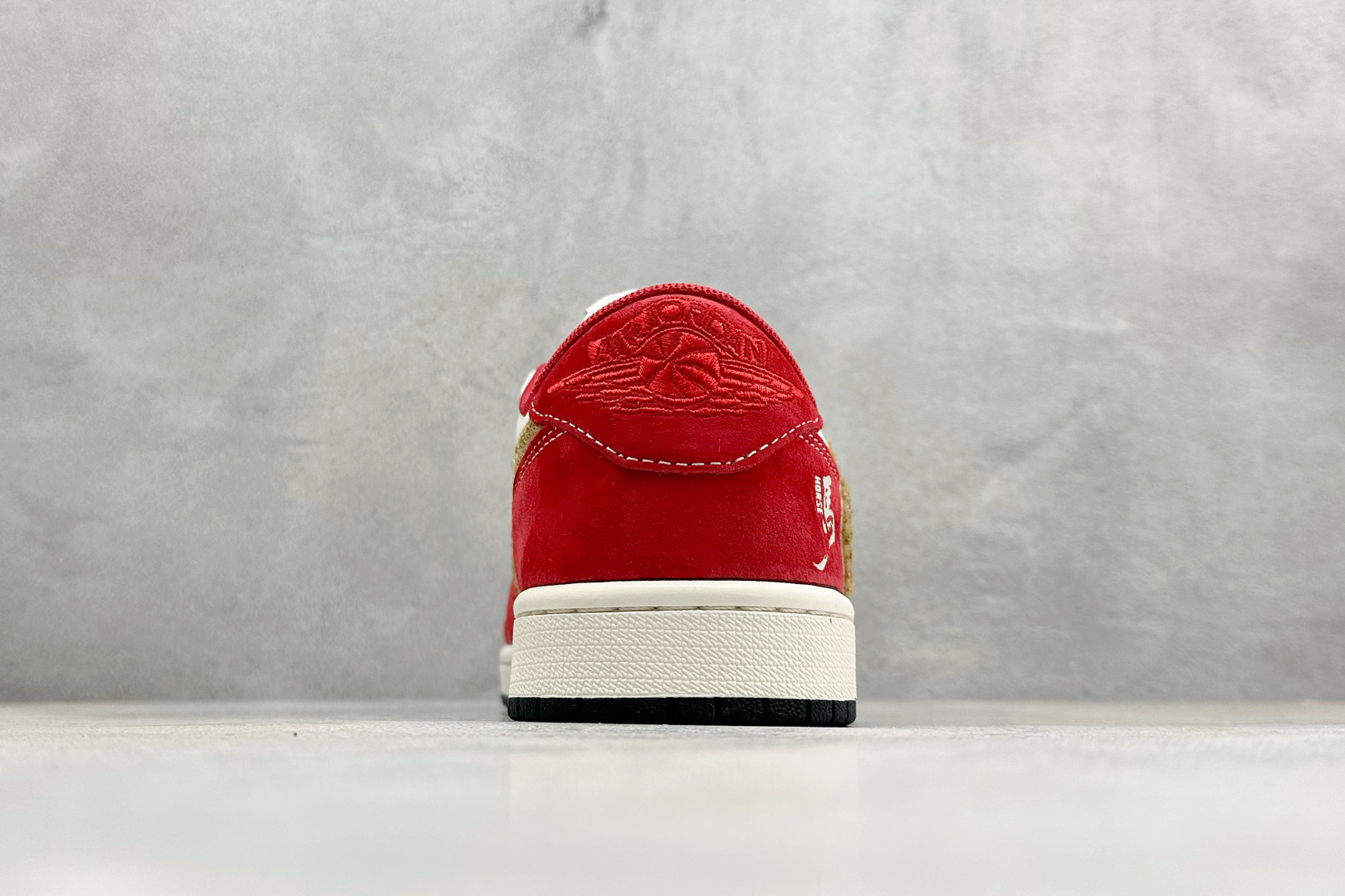 260 Air Jordan 1 Low AJ1 乔1 马年限定 高端定制 倒钩低帮复古篮球鞋 SD6868-122-Chinese UA Cheap High Quatity Brand Clothes Bags handbags Sneakers wholesale wholesaler seller from China Factory suppliers Fashion Clothing Shoes best Quality Beautiful Price 260 Air Jordan 1 Low AJ1 乔1 马年限定 高端定制 倒钩低帮复古篮球鞋 SD6868-122