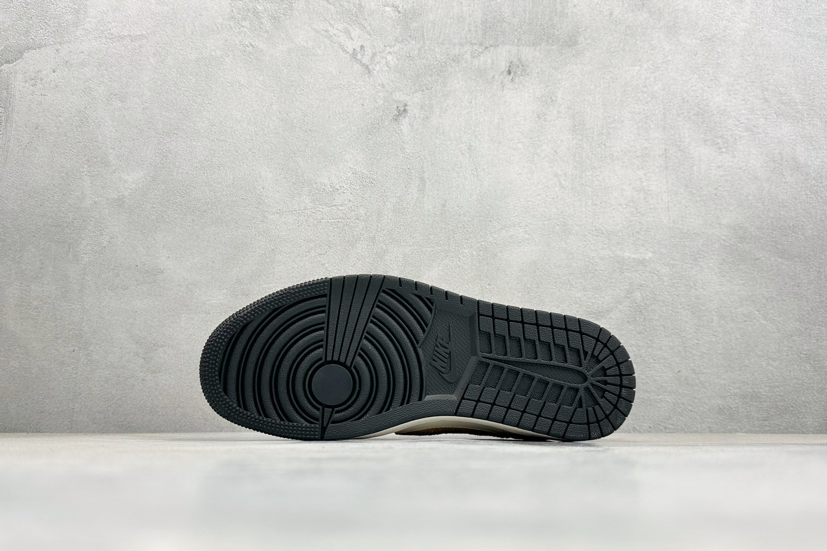 260 Air Jordan 1 Low AJ1 乔1 马年限定 高端定制 倒钩低帮复古篮球鞋 SD6868-122-Chinese UA Cheap High Quatity Brand Clothes Bags handbags Sneakers wholesale wholesaler seller from China Factory suppliers Fashion Clothing Shoes best Quality Beautiful Price 260 Air Jordan 1 Low AJ1 乔1 马年限定 高端定制 倒钩低帮复古篮球鞋 SD6868-122