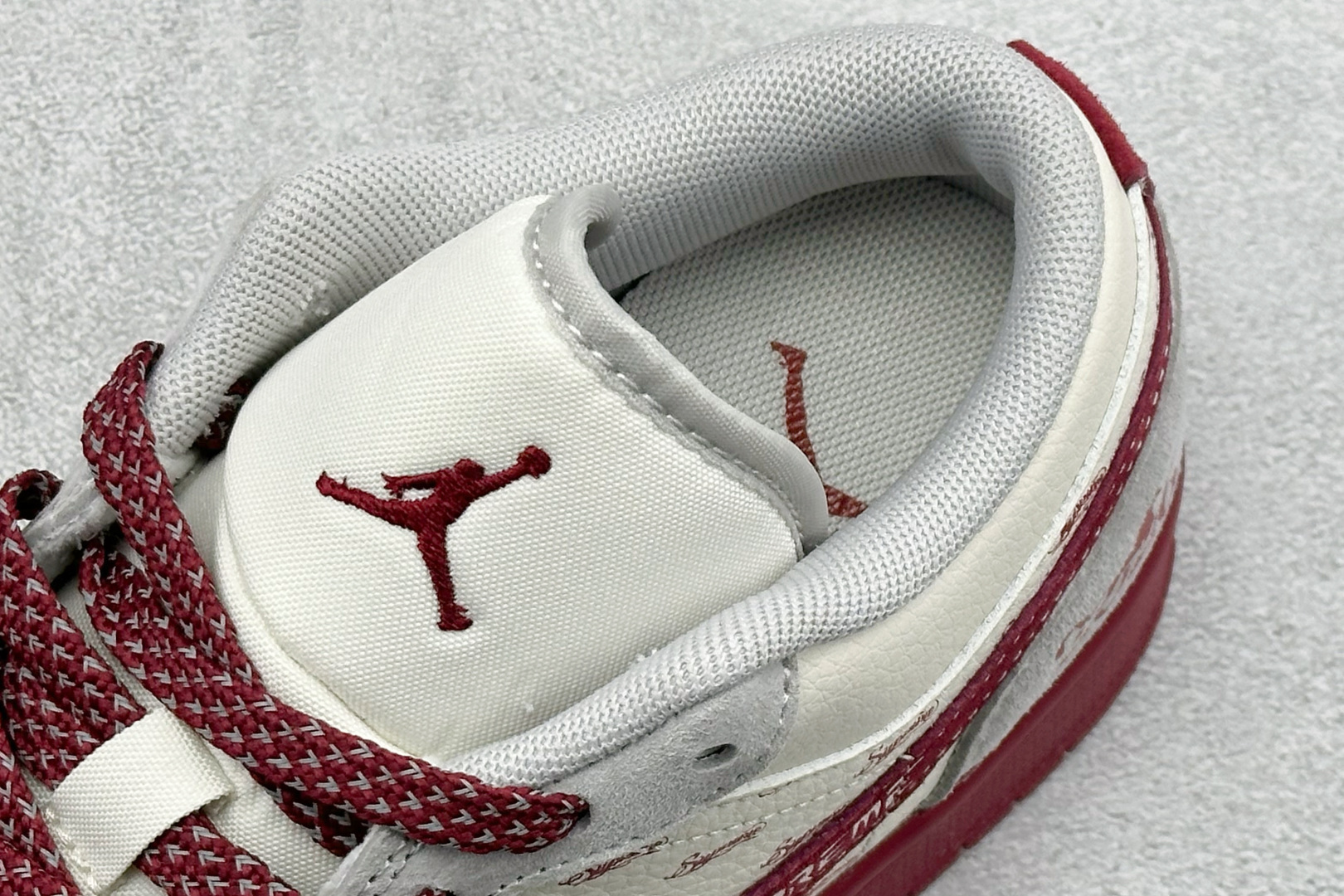 260 Air Jordan 1 Low AJ1 乔1 马年限定2026高端定制 低帮复古篮球鞋 JP2026-122-Chinese UA Cheap High Quatity Brand Clothes Bags handbags Sneakers wholesale wholesaler seller from China Factory suppliers Fashion Clothing Shoes best Quality Beautiful Price 260 Air Jordan 1 Low AJ1 乔1 马年限定2026高端定制 低帮复古篮球鞋 JP2026-122