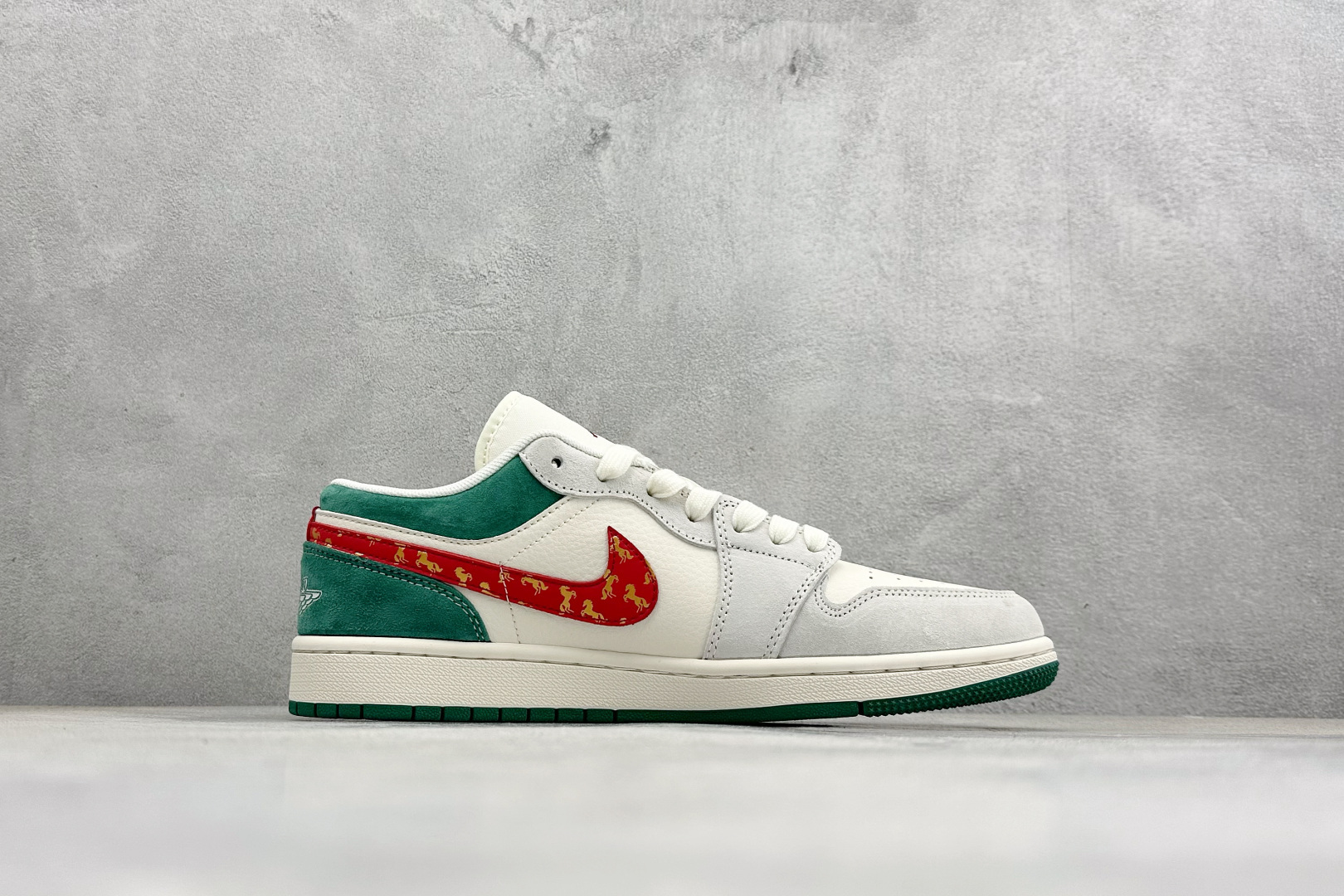 Air Jordan 1 Low AJ1 乔1 马年限定2026高端定制 低帮复古篮球鞋 LX1988-823 Air Jordan 1 Low AJ1 乔1 马年限定2026高端定制 低帮复古篮球鞋 LX1988-823