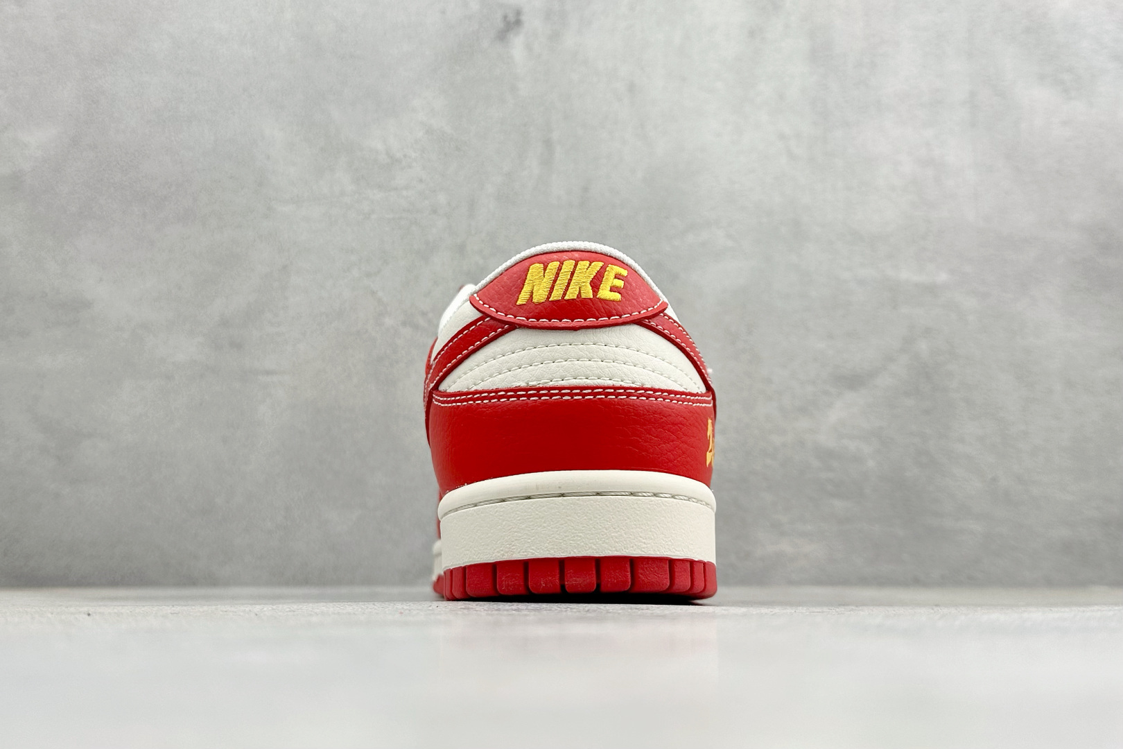Nike SB Dunk Low RETRO 马年限定 高端定制 低帮休闲板鞋 QW5288-105-Top High Quatity Cheap Sneakers Fashion Clothing Clothes Bags handbags Shoes of all Brand wholesale With The best Quality And Beautiful Price from China Factory Chinese suppliers wholesaler seller Nike SB Dunk Low RETRO 马年限定 高端定制 低帮休闲板鞋 QW5288-105