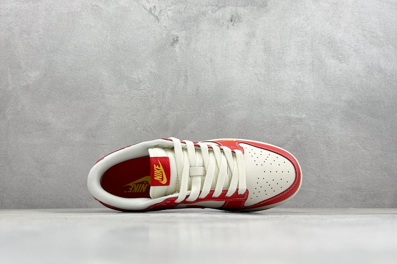 Nike SB Dunk Low RETRO 马年限定 高端定制 低帮休闲板鞋 QW5288-105-Top High Quatity Cheap Sneakers Fashion Clothing Clothes Bags handbags Shoes of all Brand wholesale With The best Quality And Beautiful Price from China Factory Chinese suppliers wholesaler seller Nike SB Dunk Low RETRO 马年限定 高端定制 低帮休闲板鞋 QW5288-105