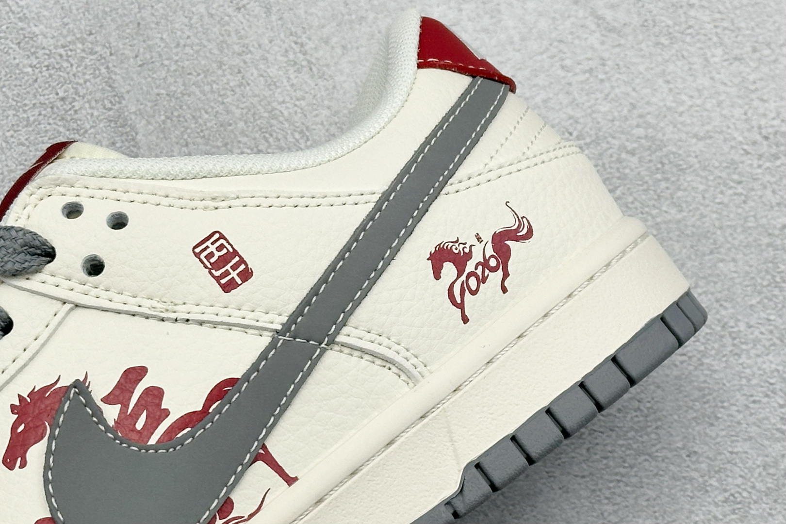 260 Nike SB Dunk Low RETRO 马年限定 高端定制 低帮休闲板鞋 LX1988-813-Chinese UA Cheap High Quatity Brand Clothes Bags handbags Sneakers wholesale wholesaler seller from China Factory suppliers Fashion Clothing Shoes best Quality Beautiful Price 260 Nike SB Dunk Low RETRO 马年限定 高端定制 低帮休闲板鞋 LX1988-813