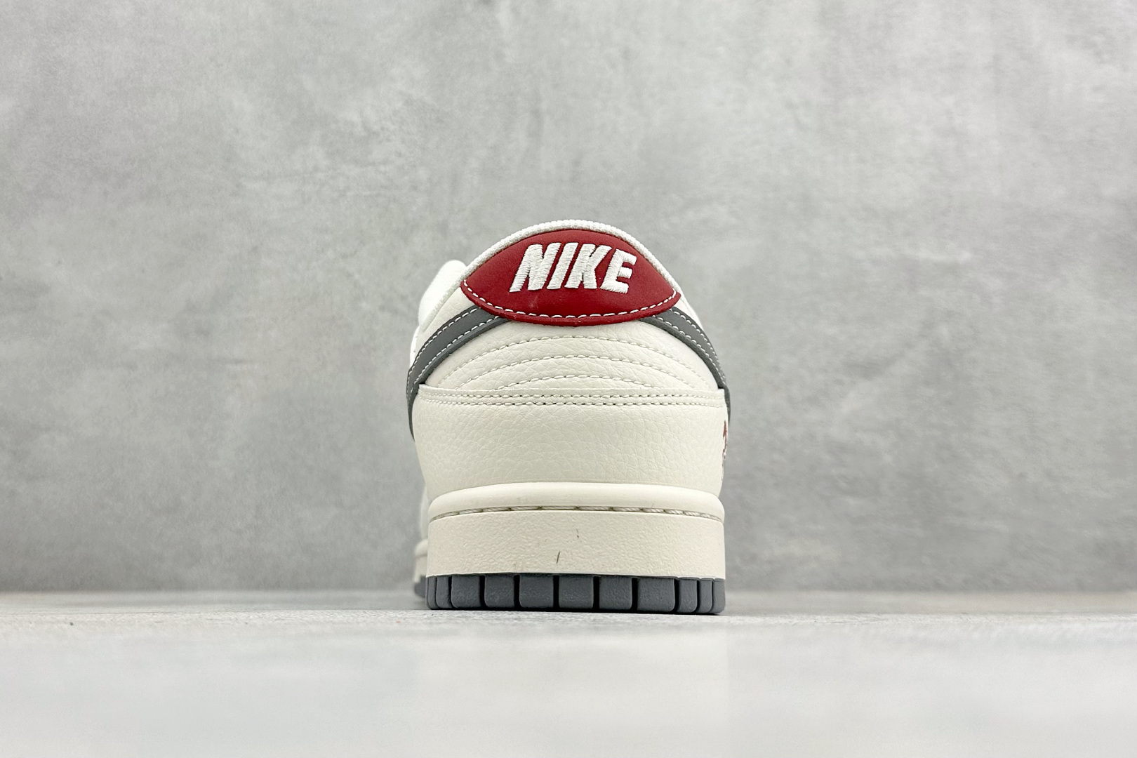 260 Nike SB Dunk Low RETRO 马年限定 高端定制 低帮休闲板鞋 LX1988-813-Chinese UA Cheap High Quatity Brand Clothes Bags handbags Sneakers wholesale wholesaler seller from China Factory suppliers Fashion Clothing Shoes best Quality Beautiful Price 260 Nike SB Dunk Low RETRO 马年限定 高端定制 低帮休闲板鞋 LX1988-813